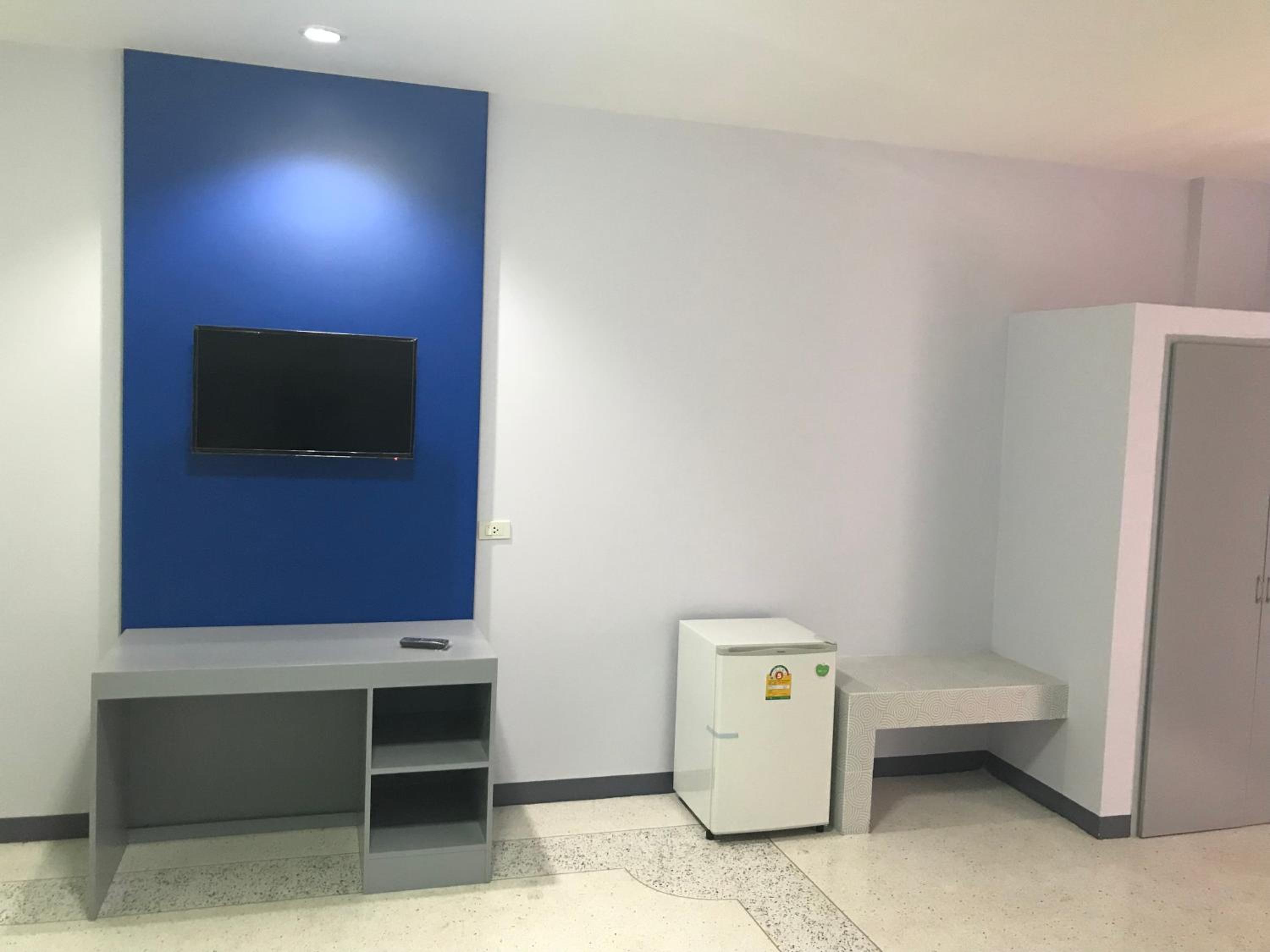 Economy Twin Room - Photo 2