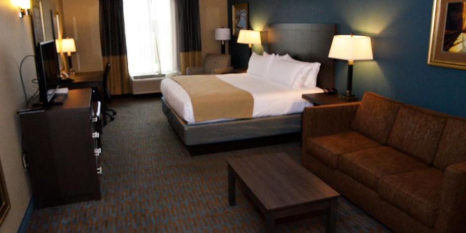 King Suite with Sofa Bed photo 3