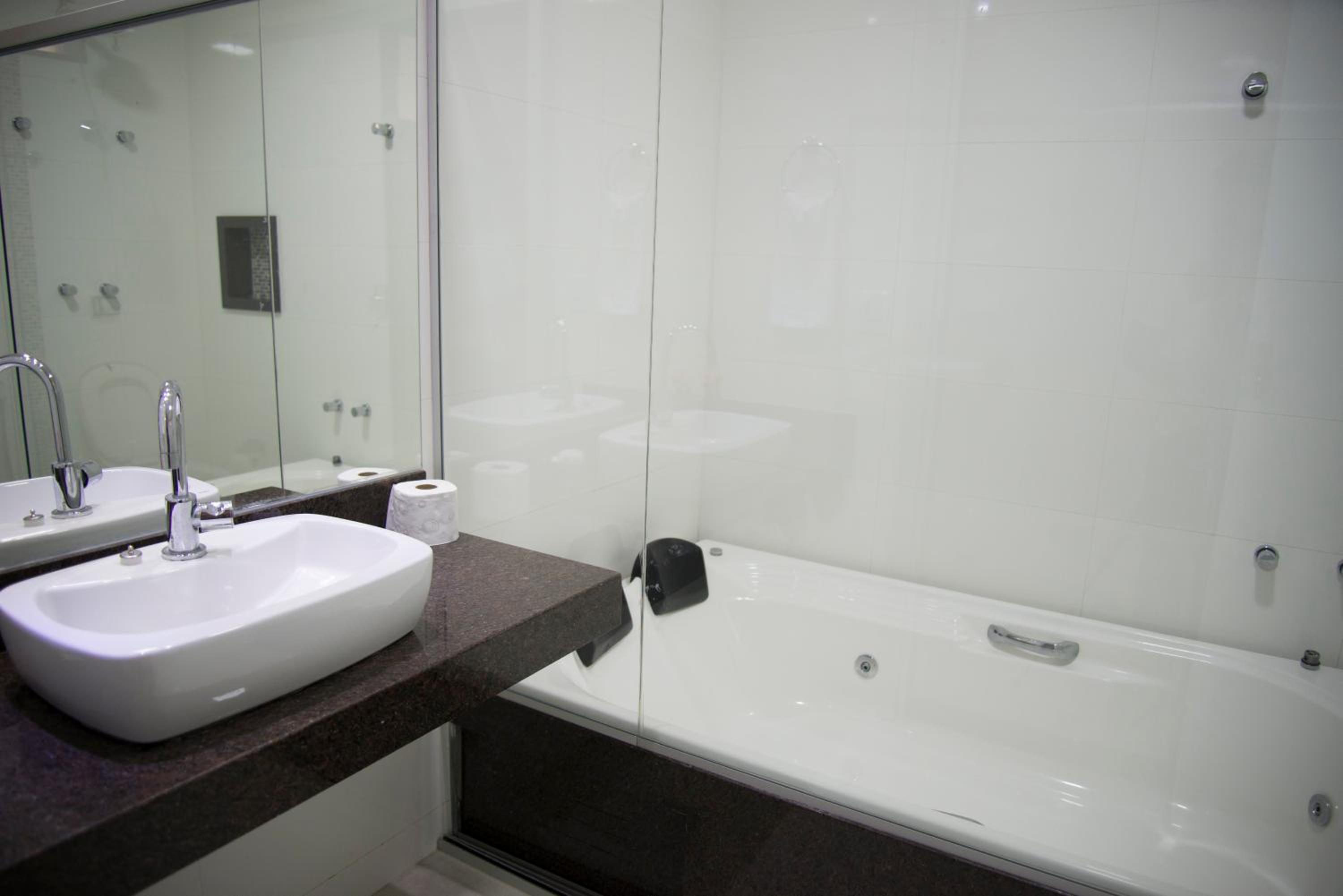 Queen Room with Spa Bath