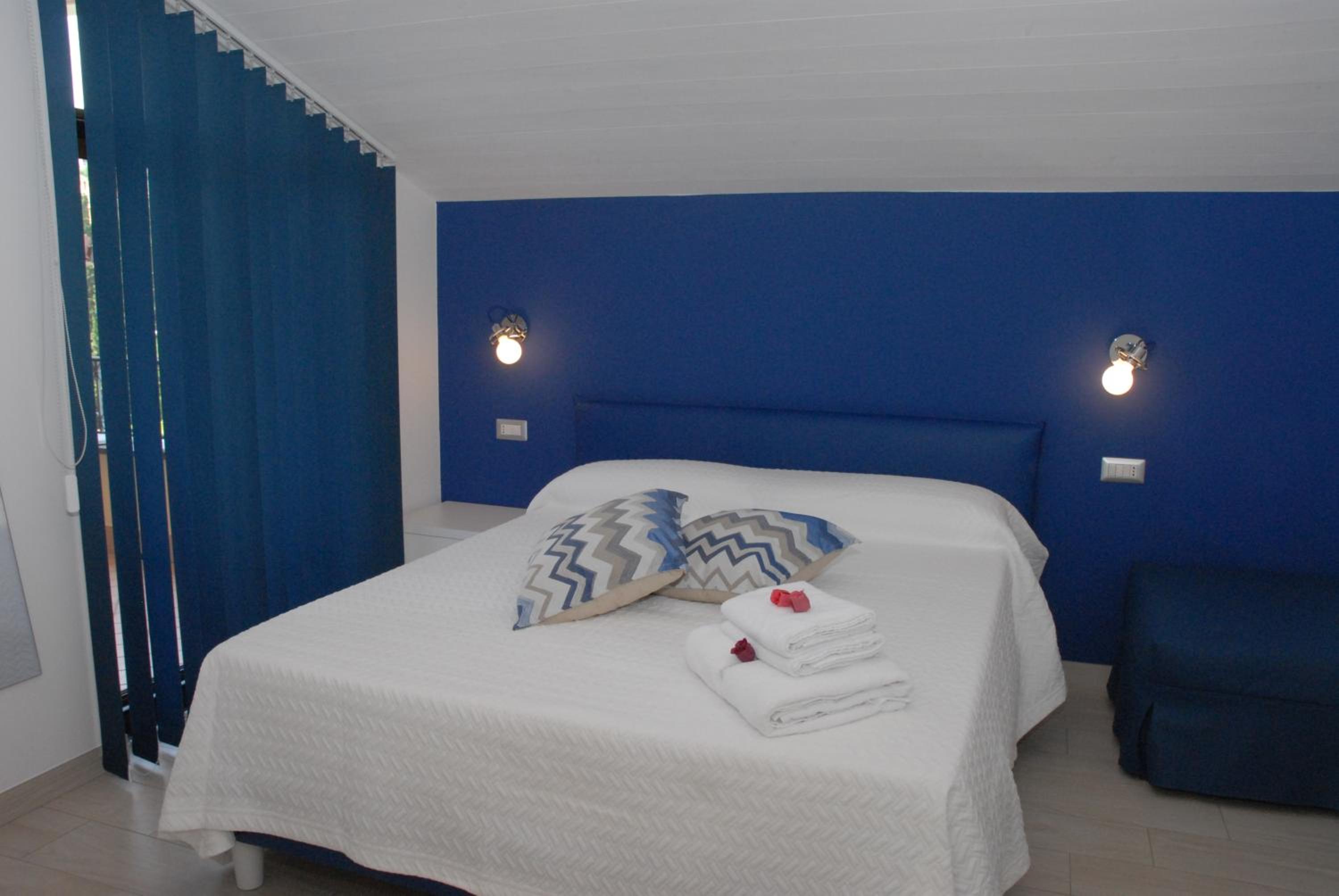 Double Room with Balcony and Sea View photo 3