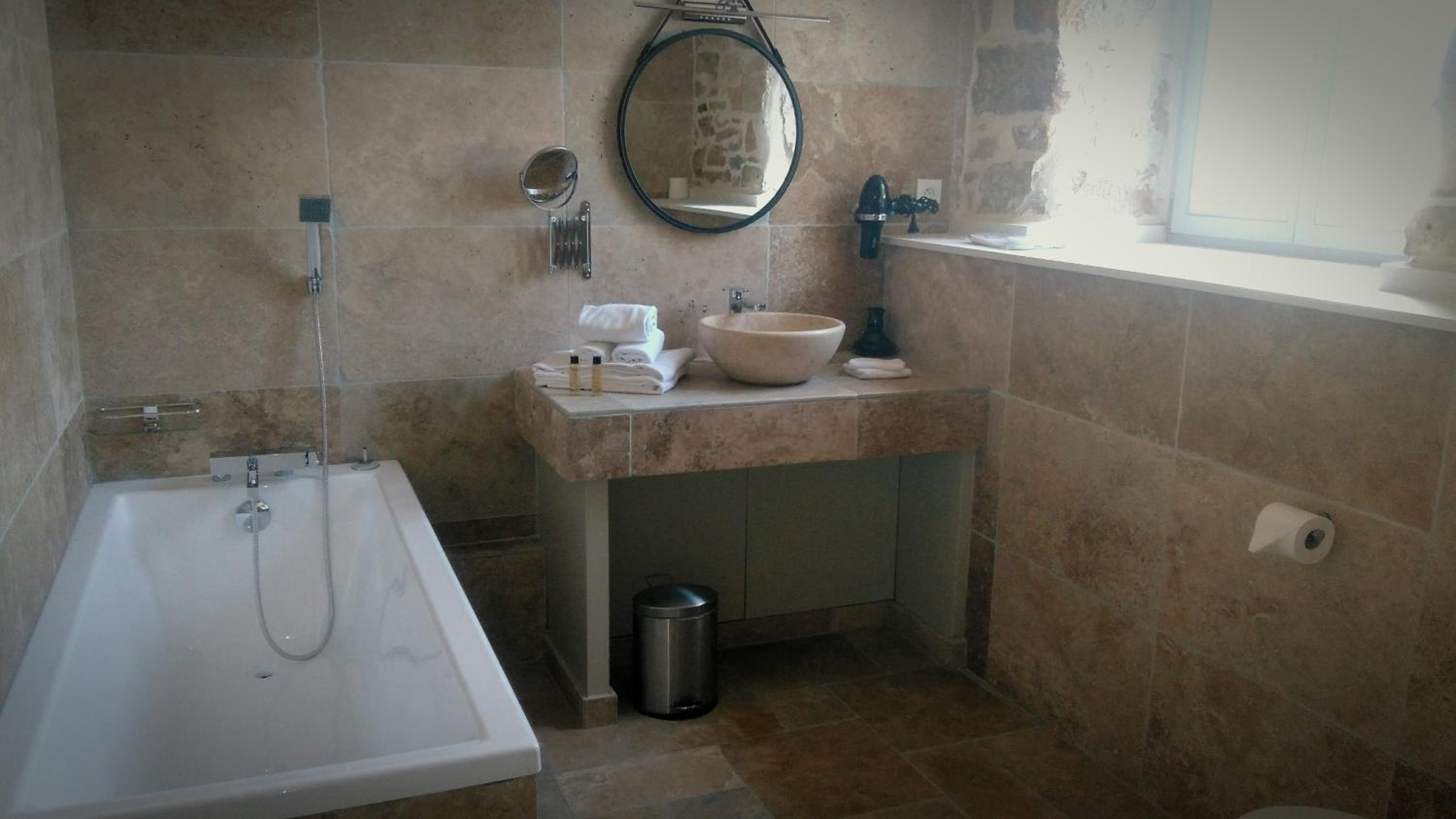 Deluxe Double or Twin Room - Photo 3