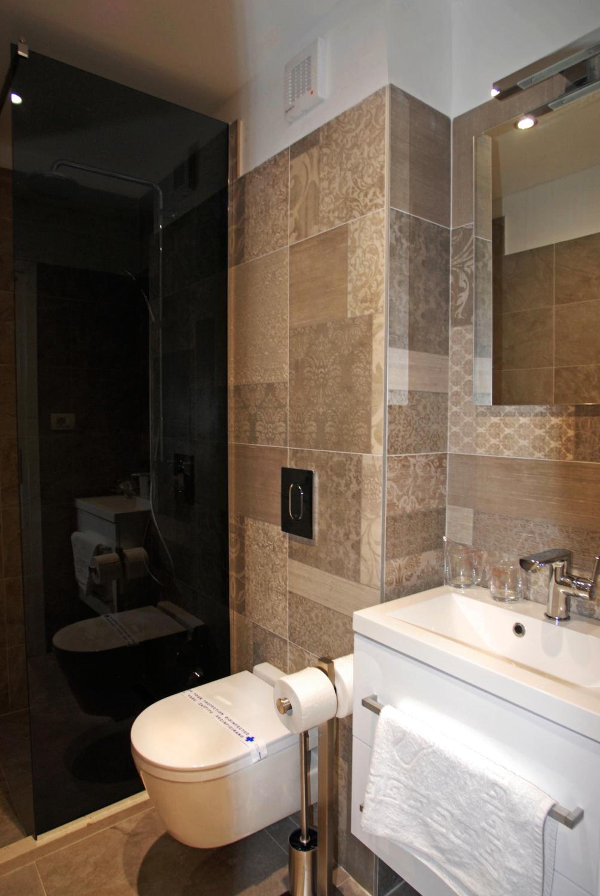 Superior King Room - Photo 20