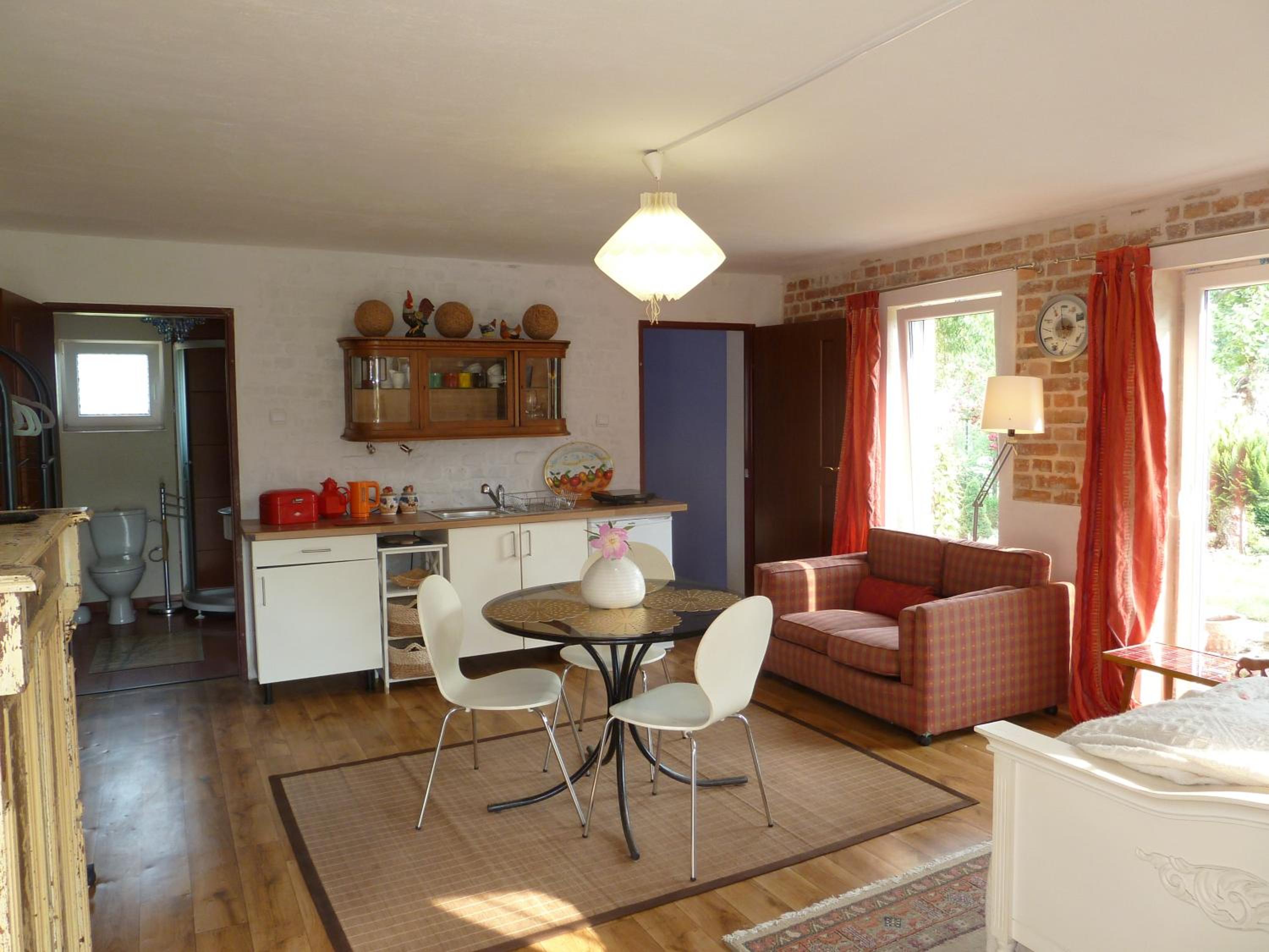Apartment - Photo 2