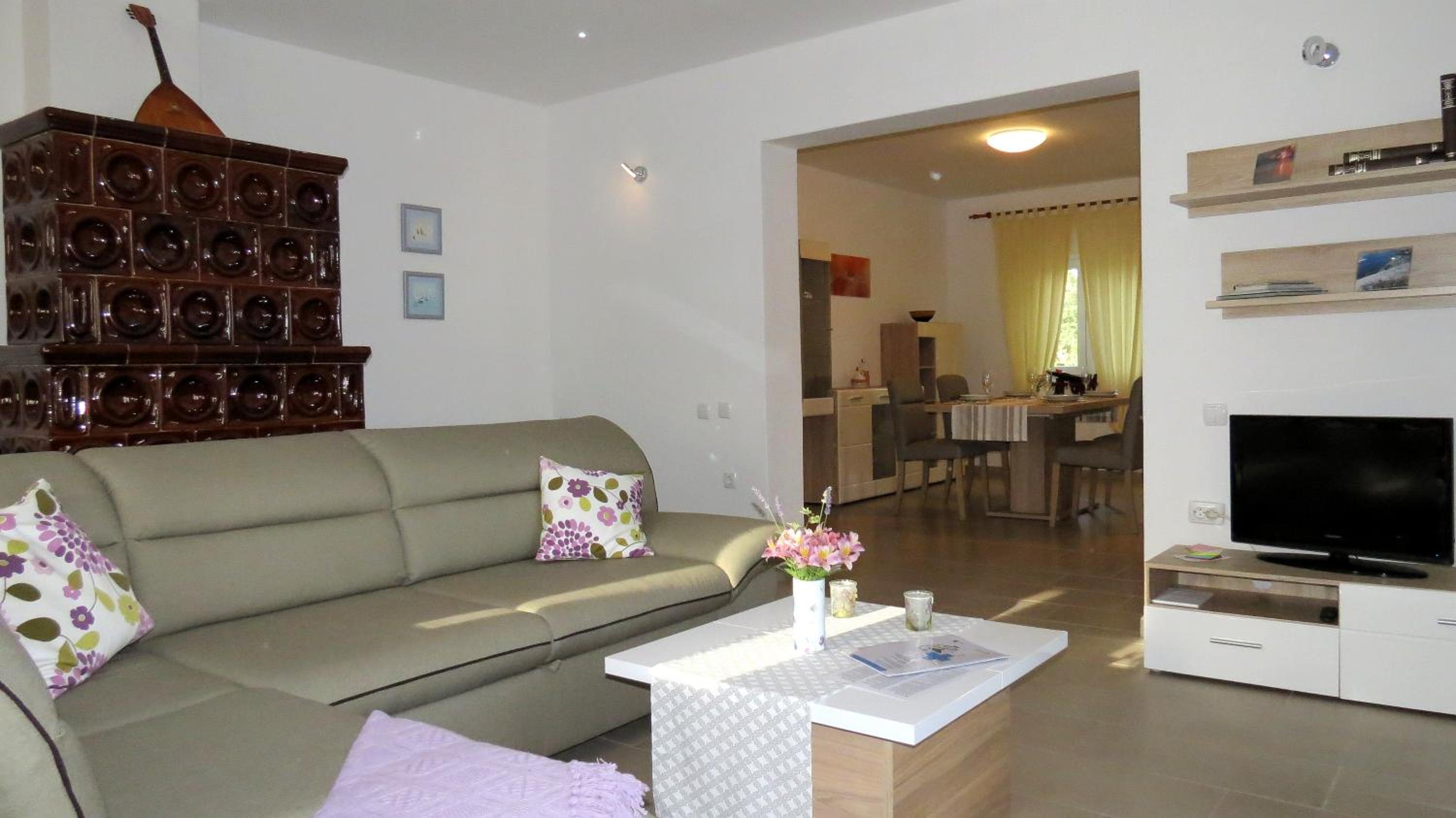 Apartment with Garden View