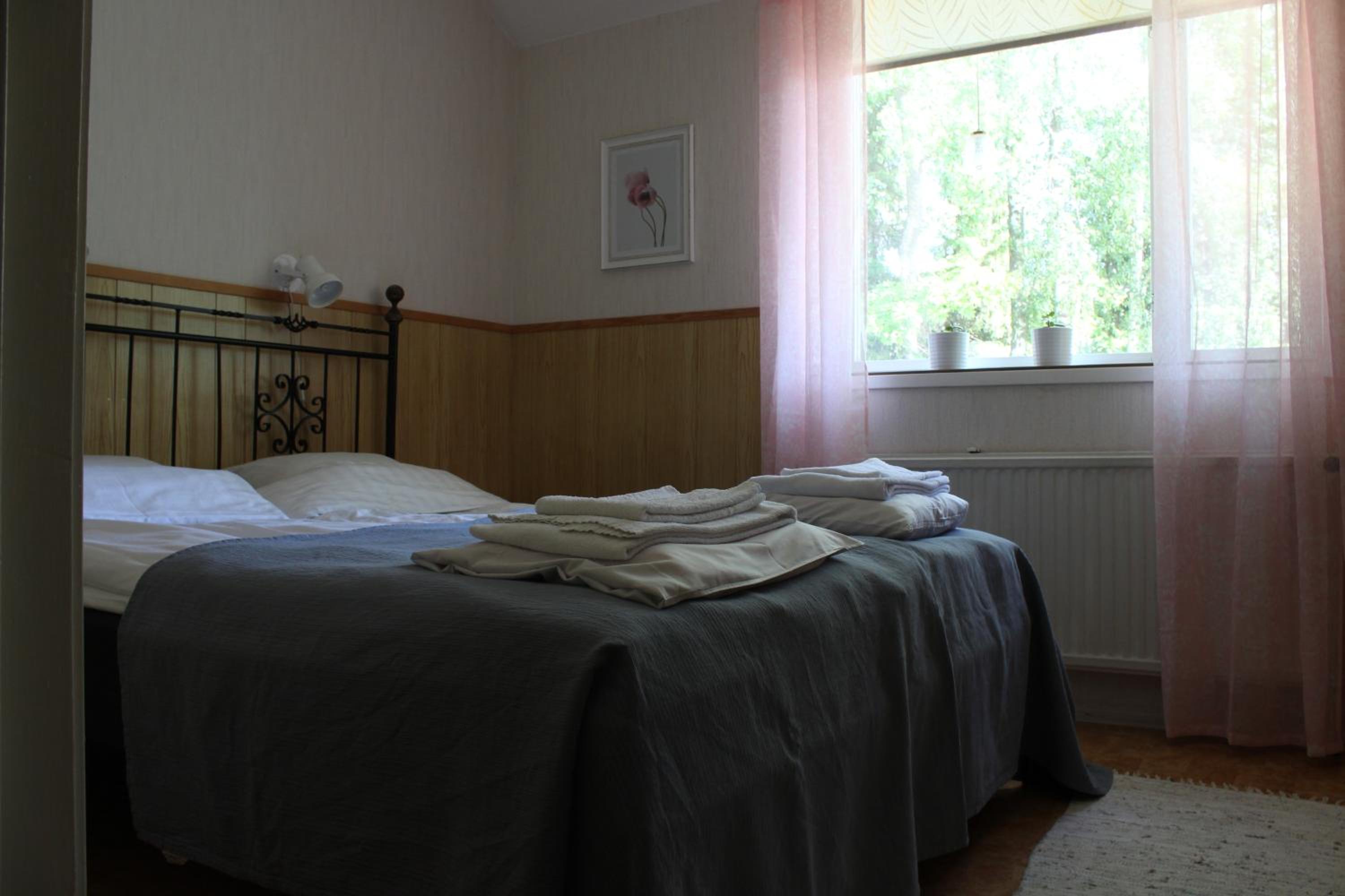 Twin Room with Shared Bathroom photo 3