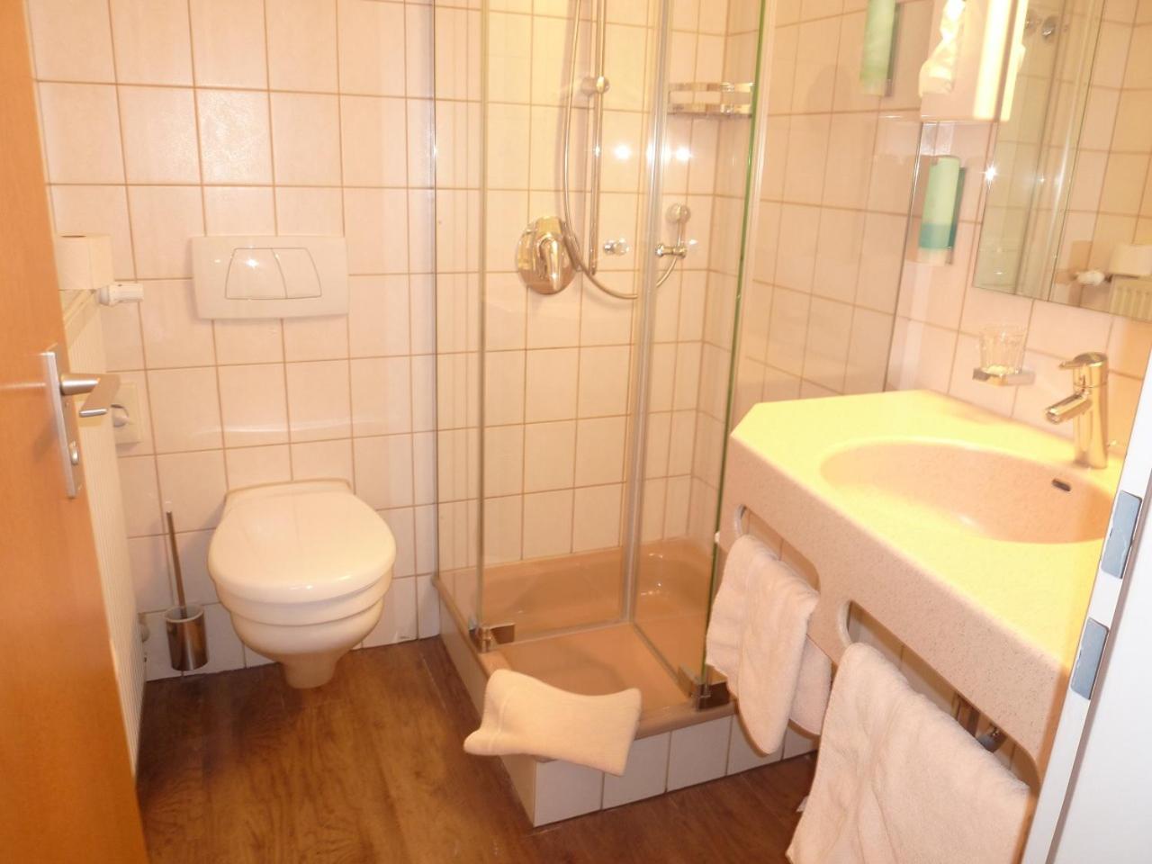 Single Room photo 3