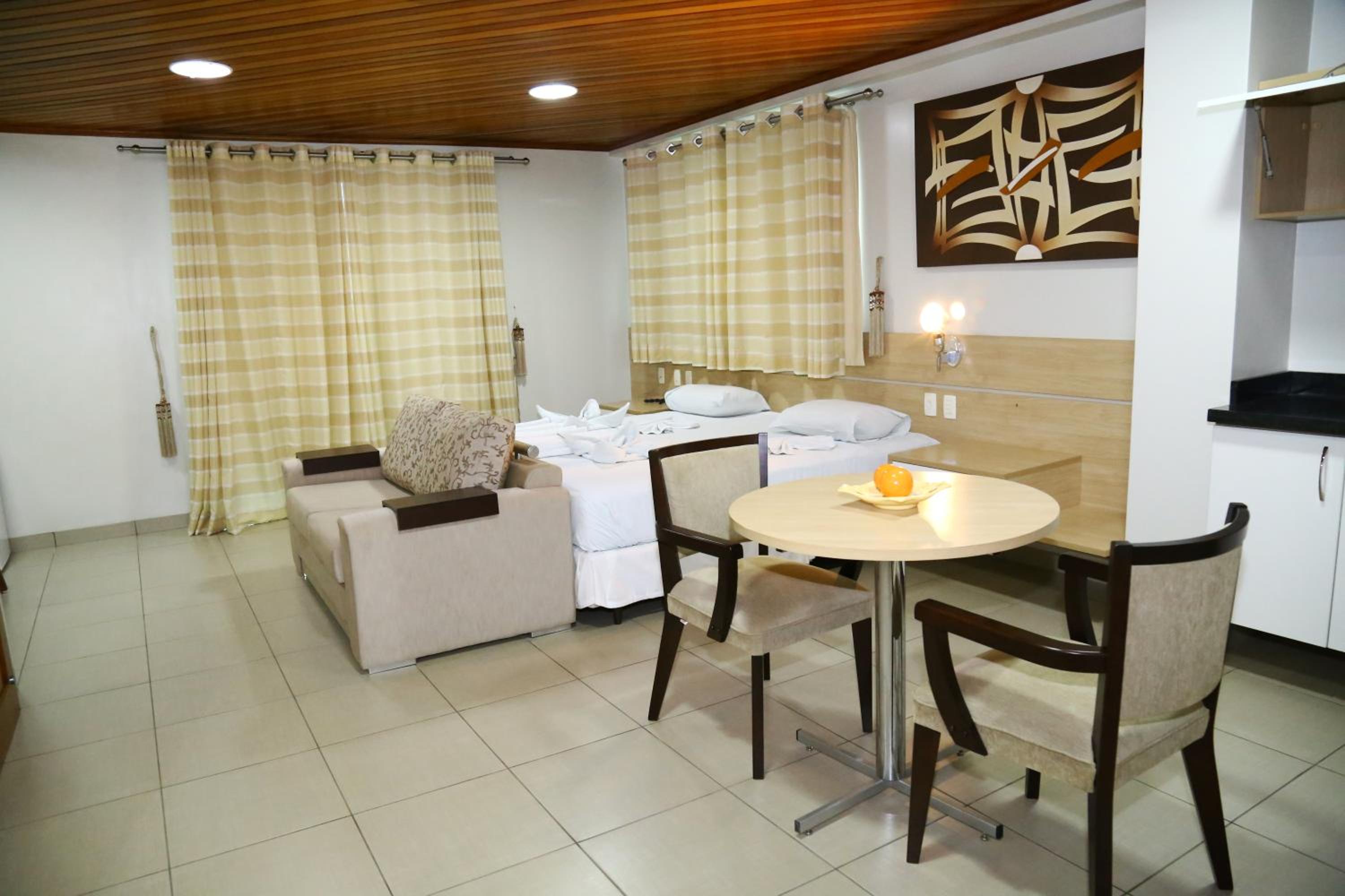 Deluxe Suite with Spa Bath