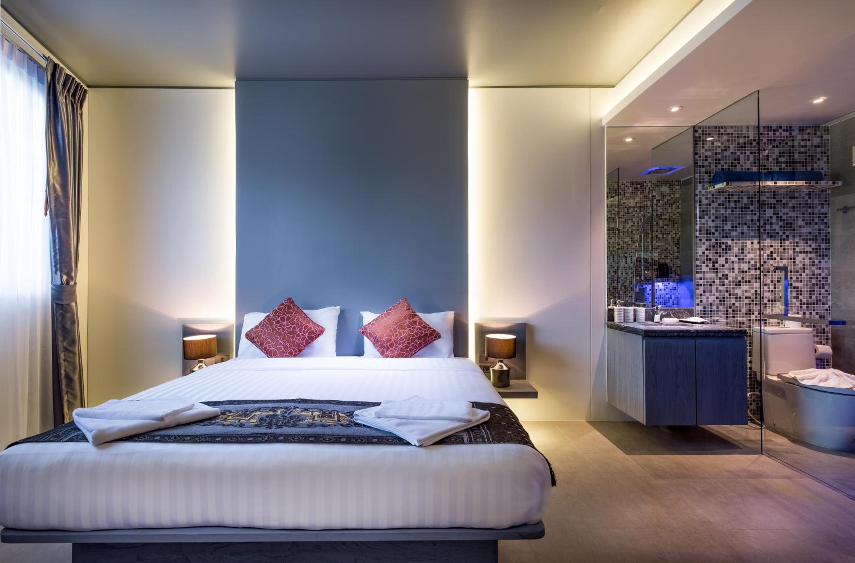 Deluxe Room (No Balcony) photo 1
