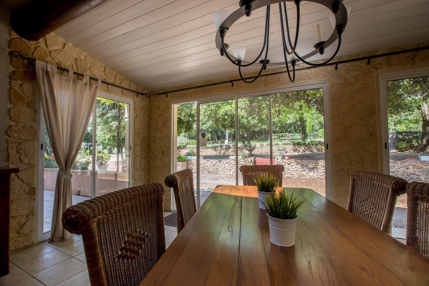 One-Bedroom House - Photo 2