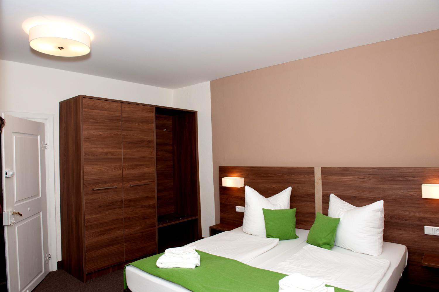 Standard Double Room - Photo 4