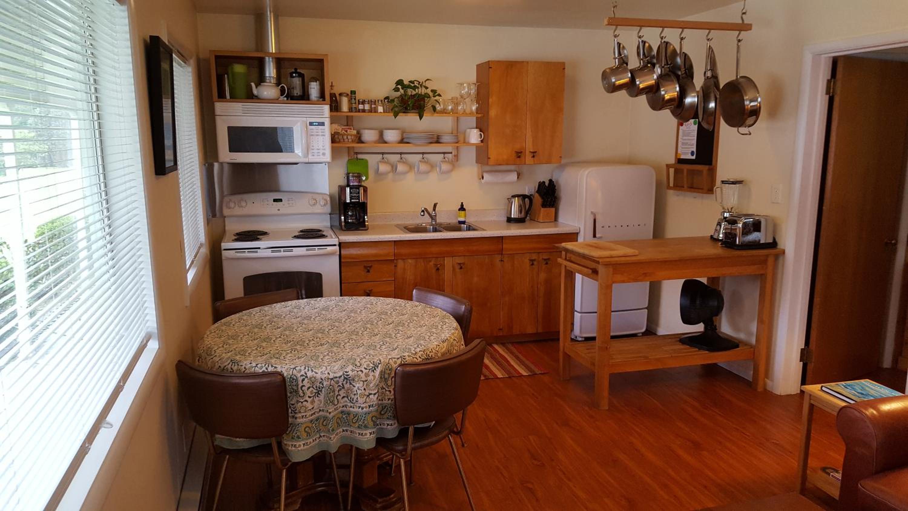 Deluxe King Suite photo 2