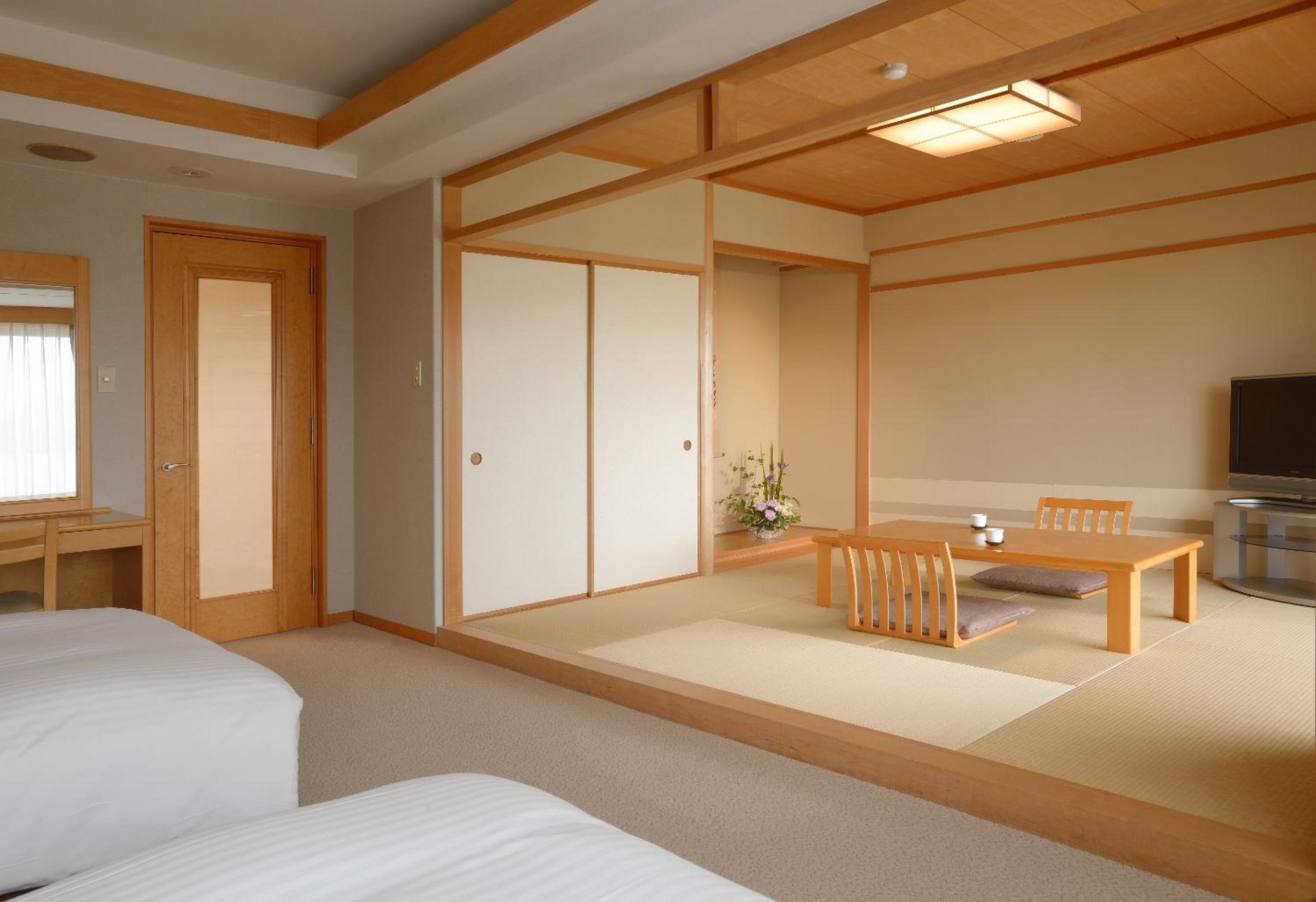 Family Room with Tatami Area - Non-Smoking photo 2