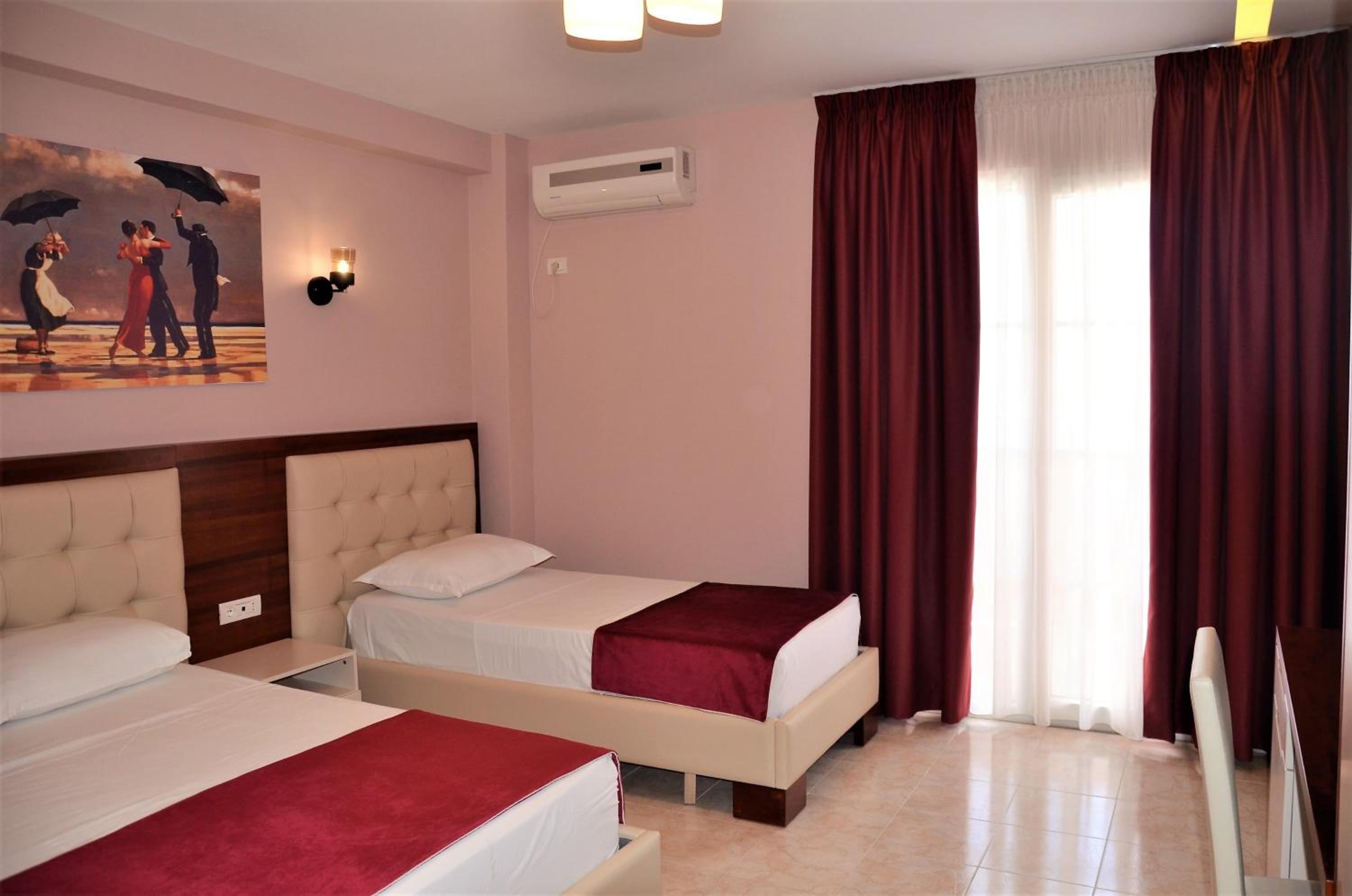 Standard Triple Room with Sea View photo 3