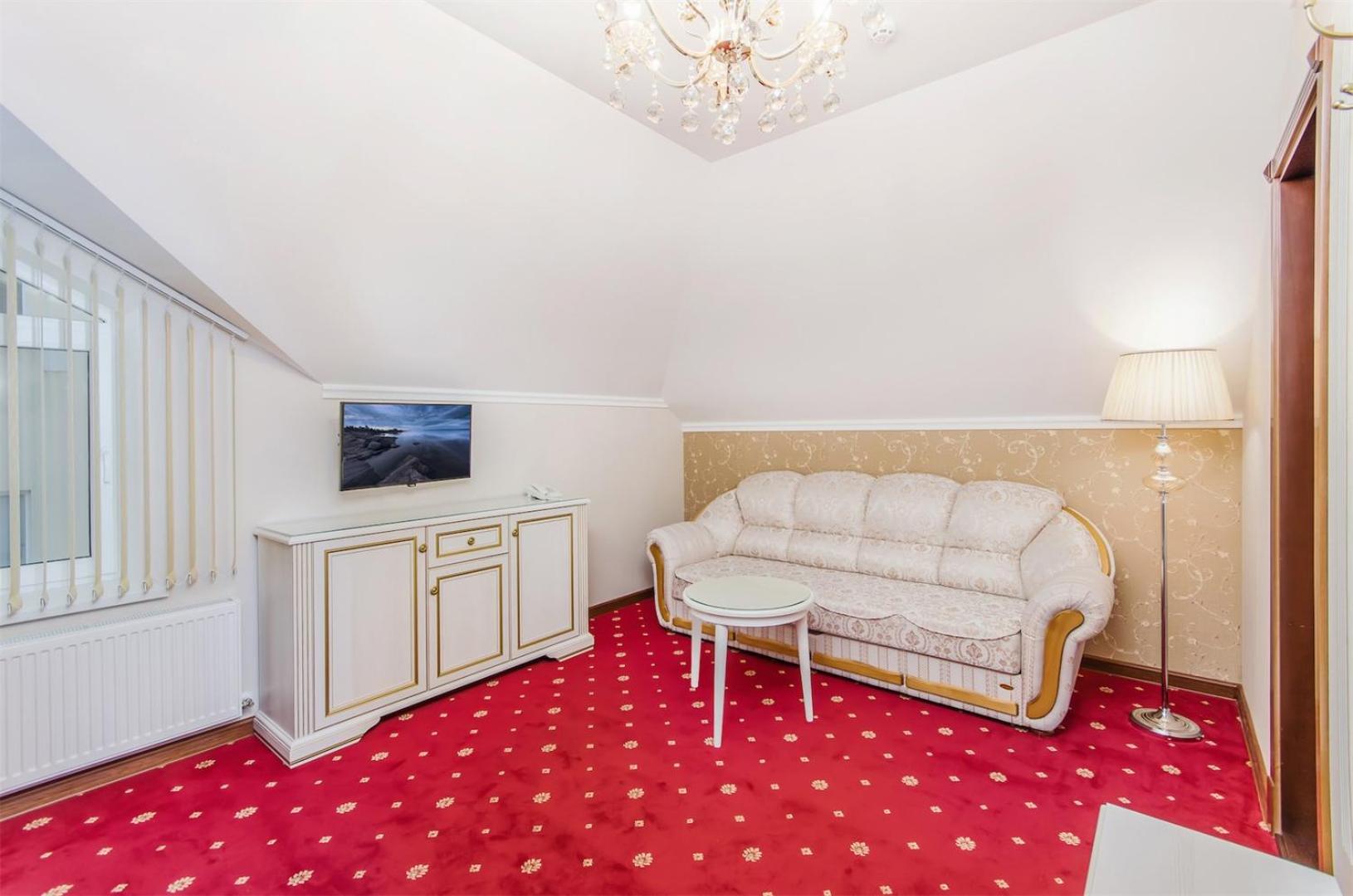 Family Room photo 1