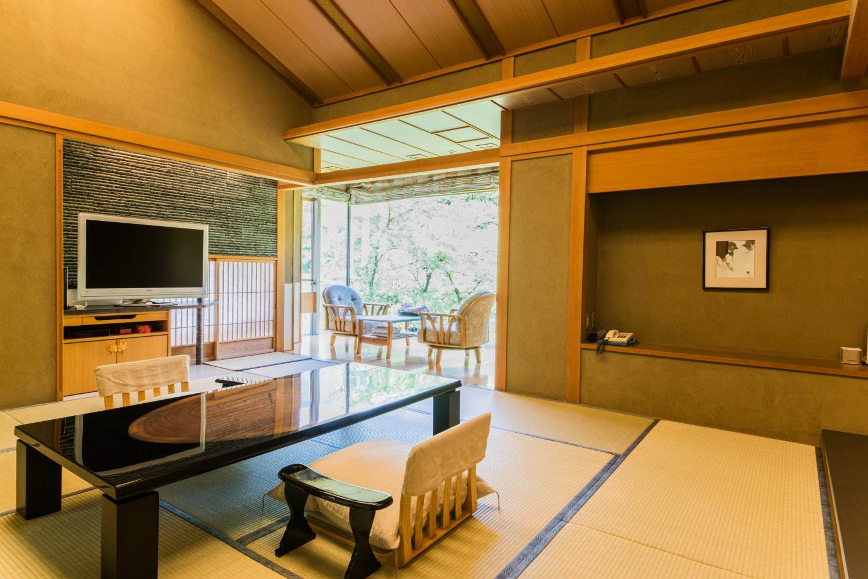Japanese-Style Deluxe Room with Open-Air Bath photo 1