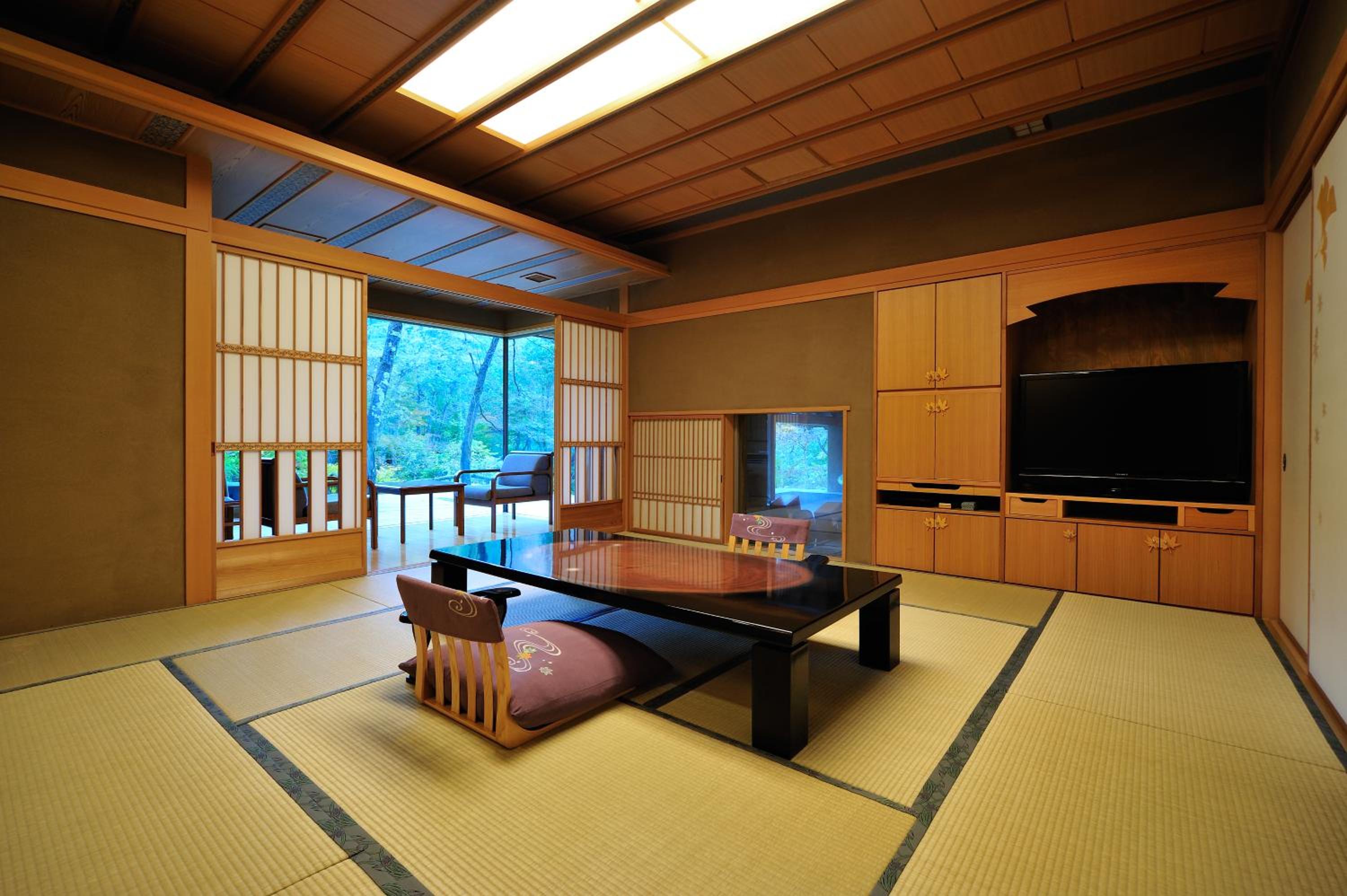 Japanese-Style Junior Suite with Open-Air Bath  photo 2