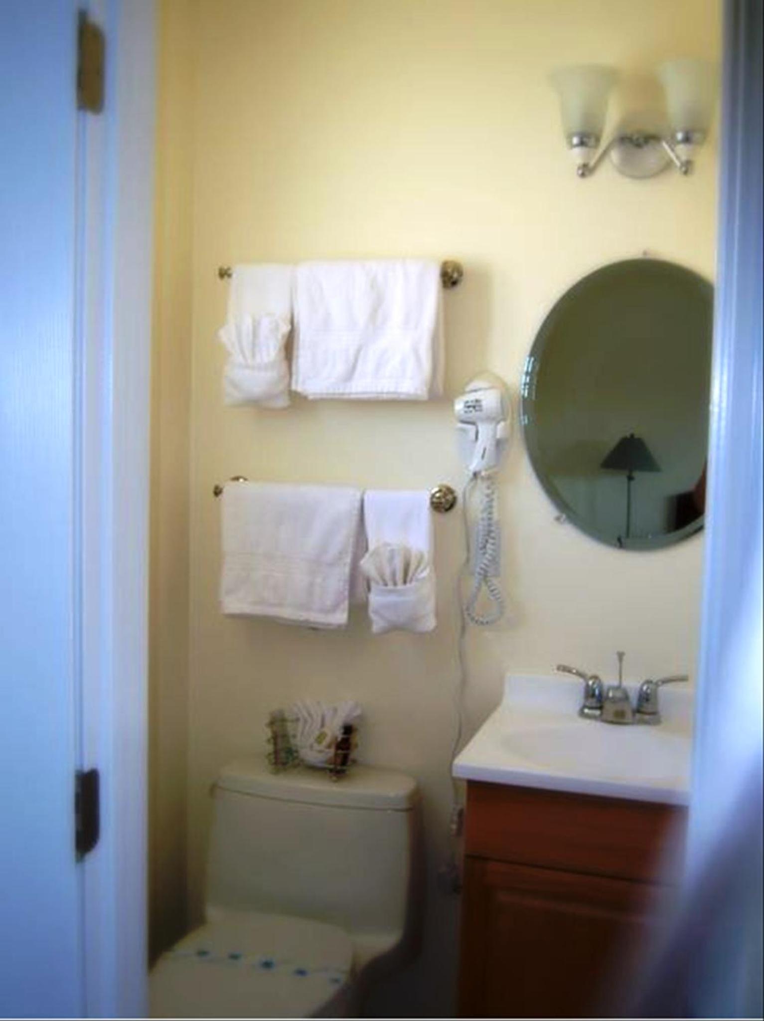 Standard Queen Room - Photo 4
