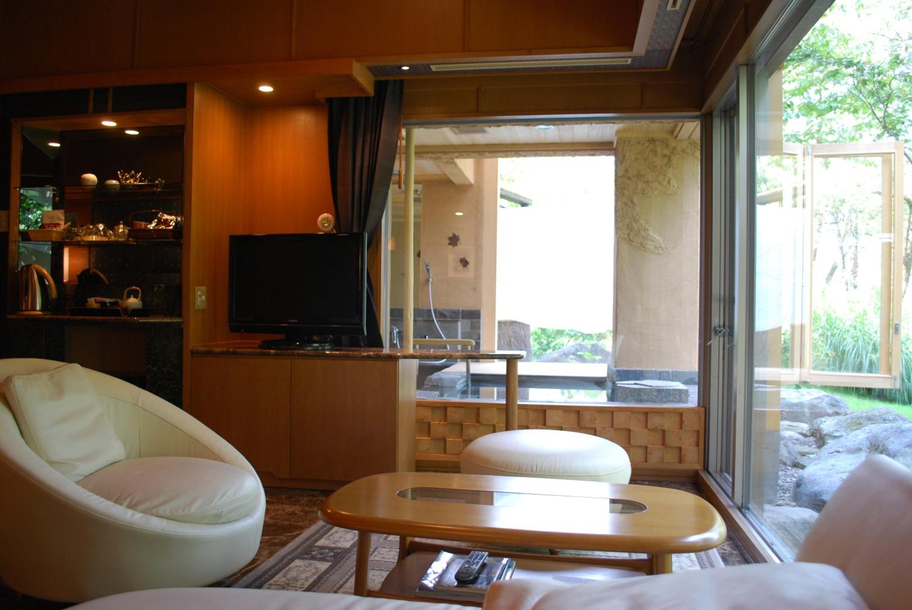 Superior Twin Room with Open-Air Bath photo 2