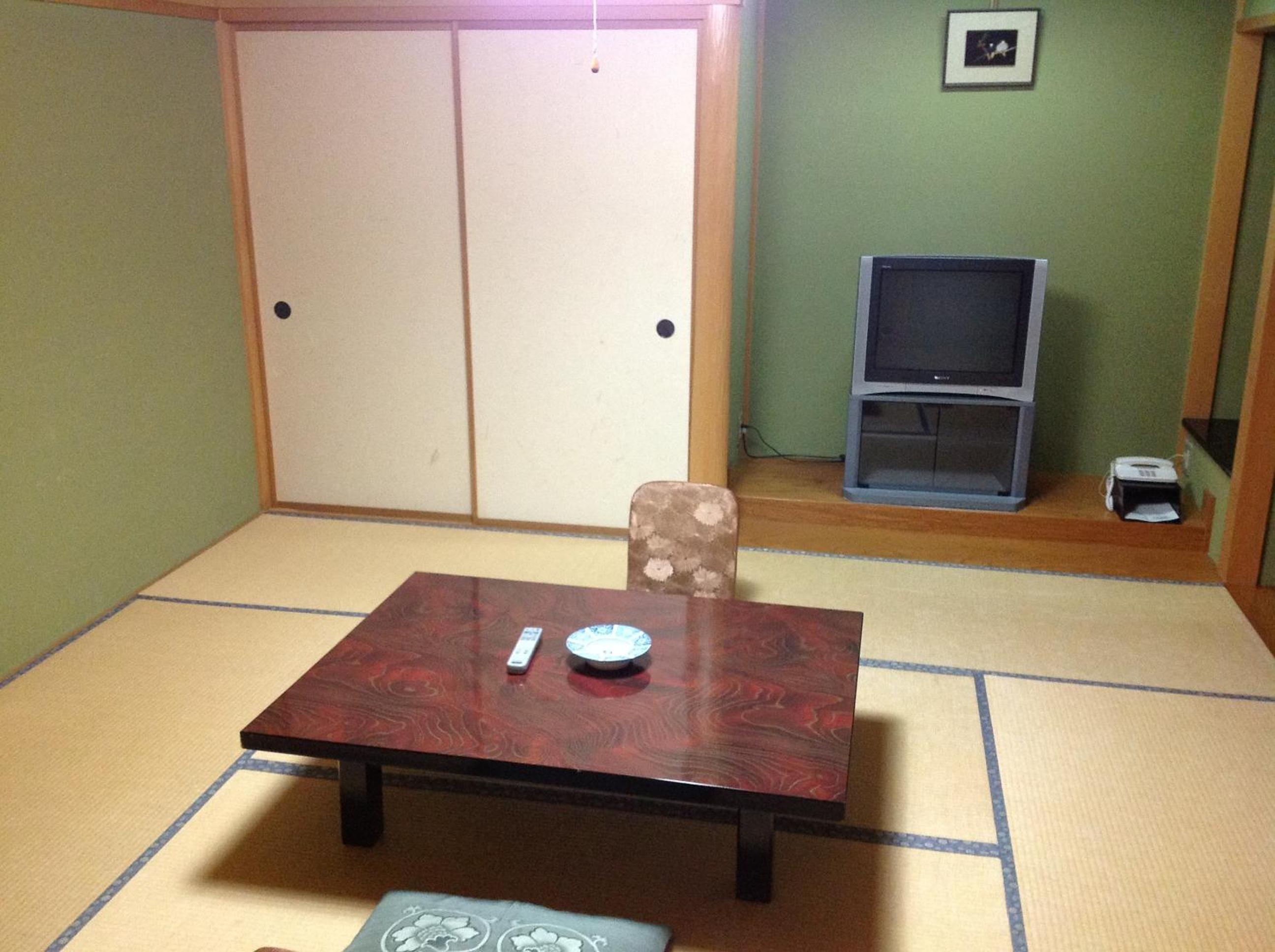 Japanese-Style Twin Room with Shared Bathroom photo 1