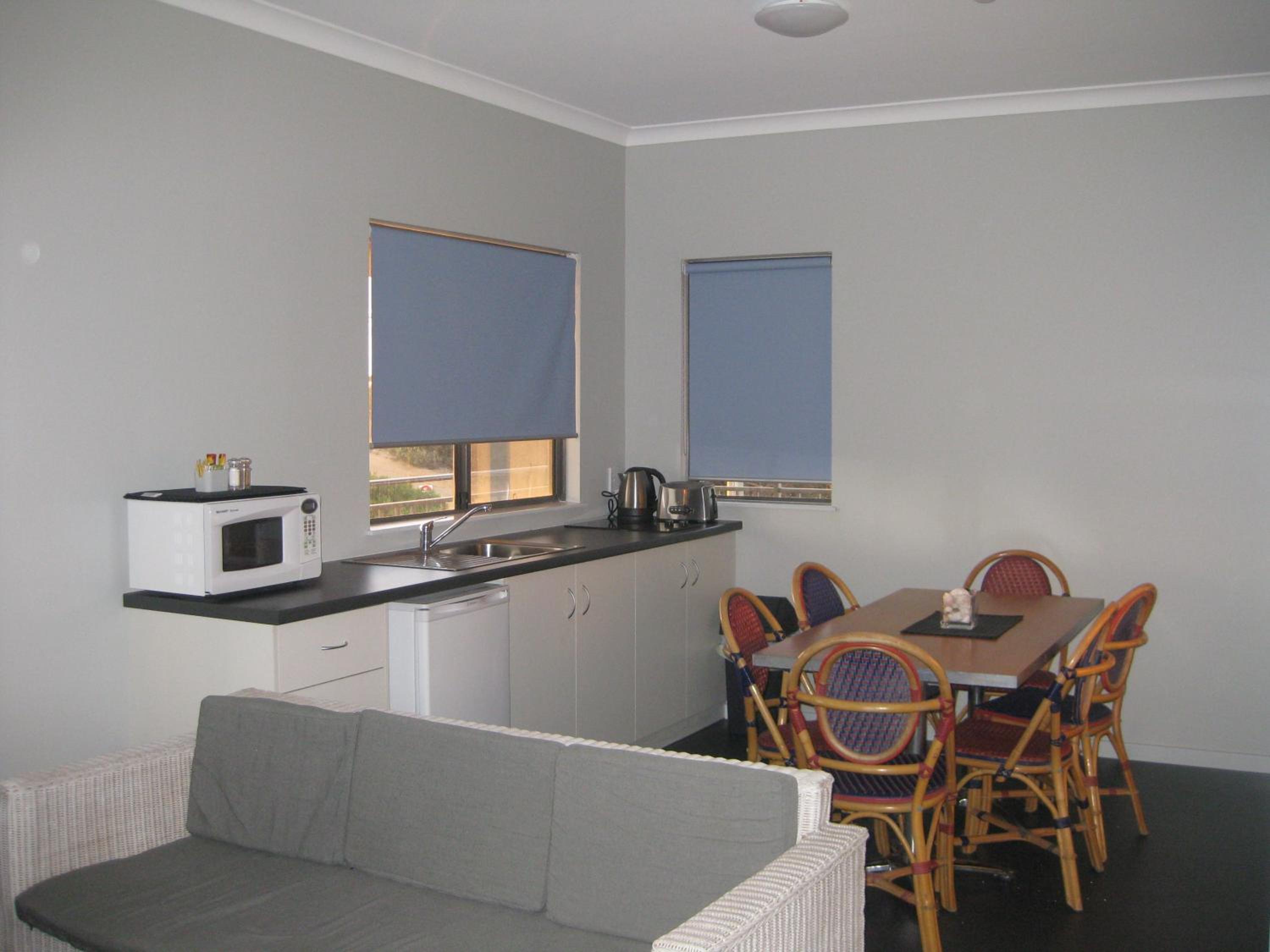 Two-Bedroom Apartment (6 Adults) - Photo 2