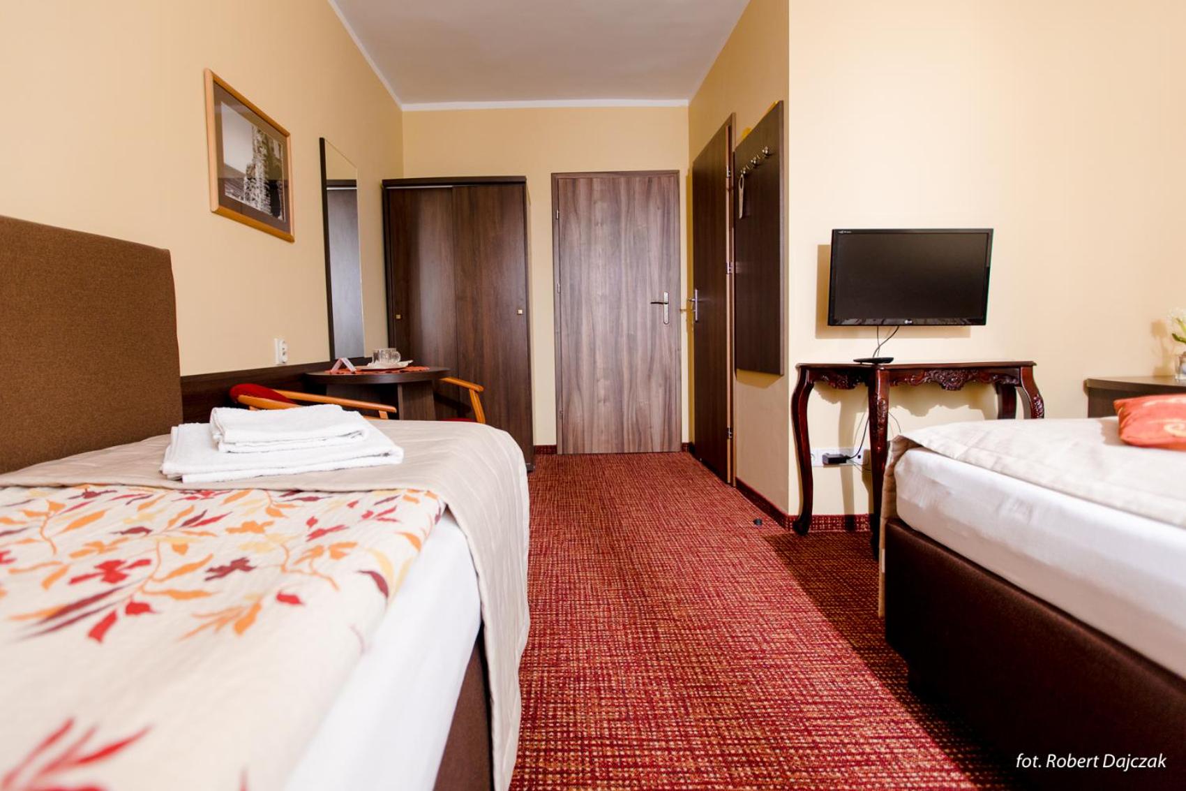Double or Twin Room - Photo 10