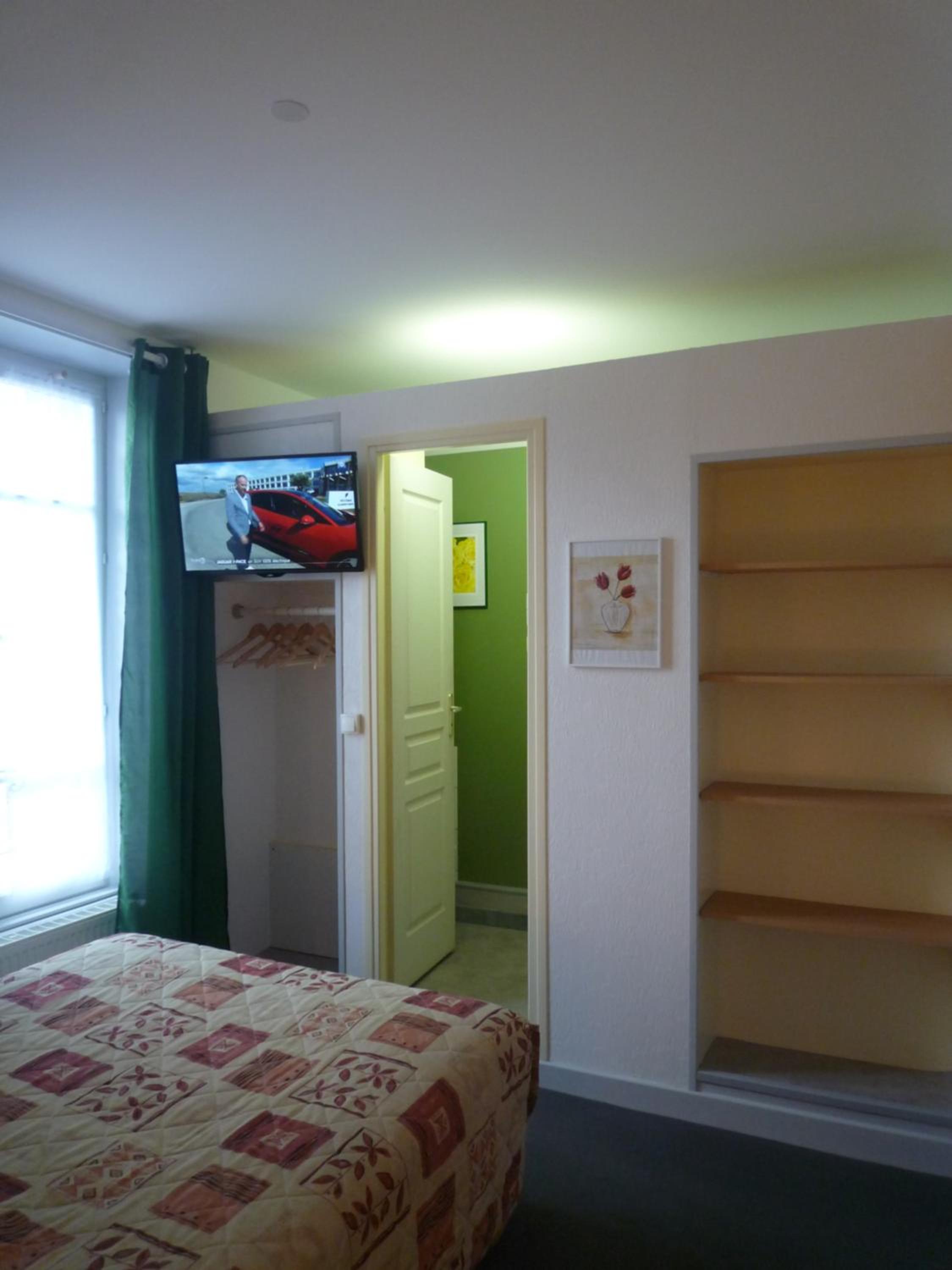 Studio with Sofa Bed