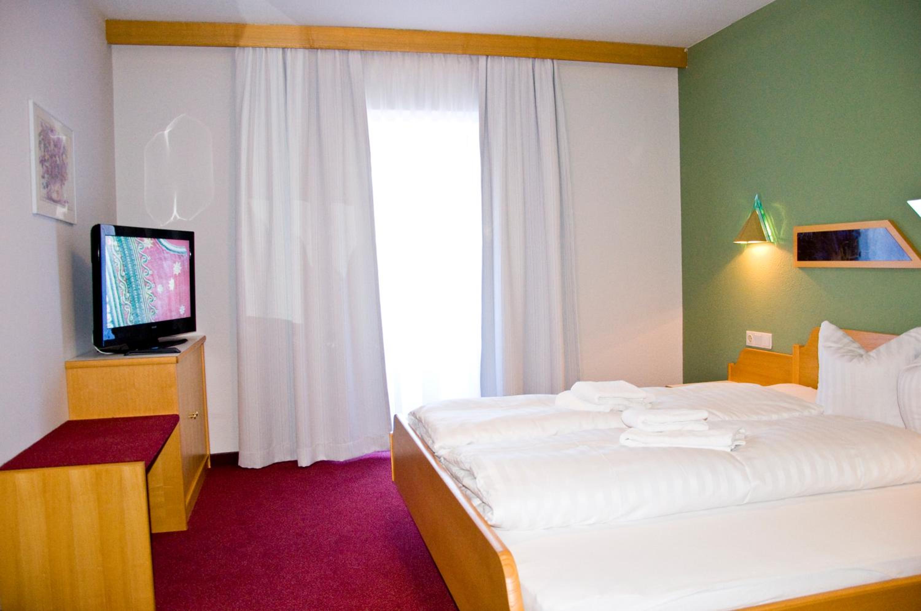 Family Suite (2 Adults + 2 Children) photo 1