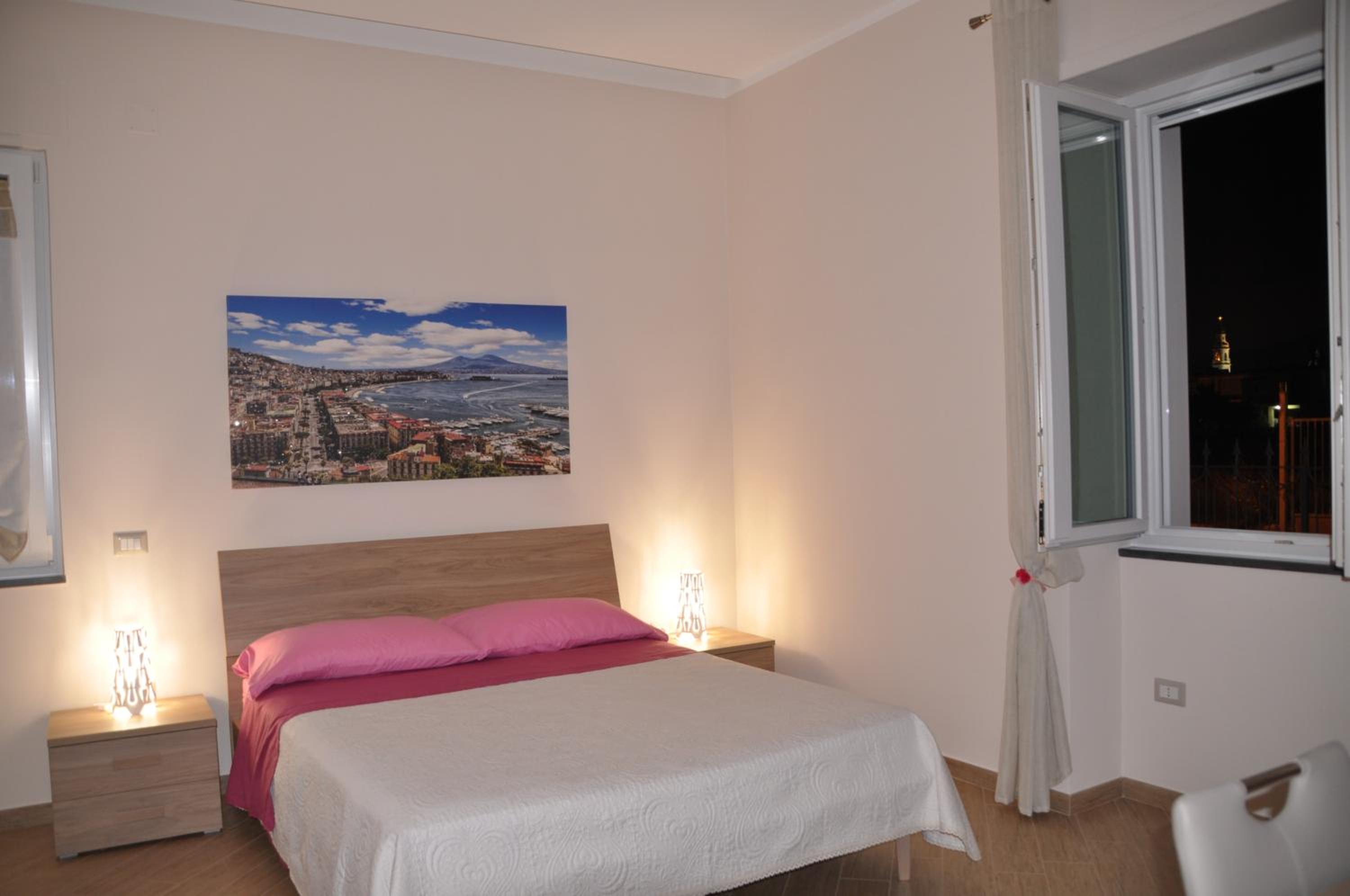Large Double Room - Photo 8