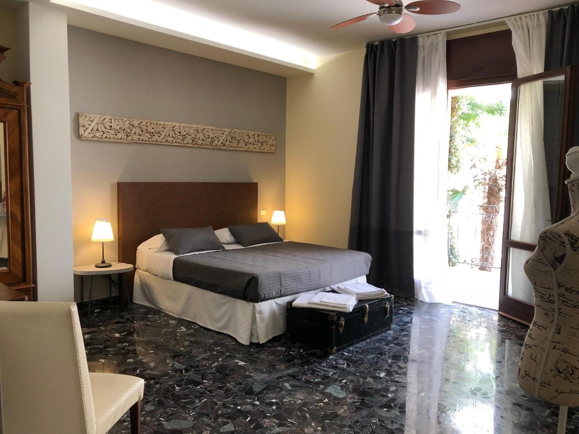Suite with Balcony photo 2