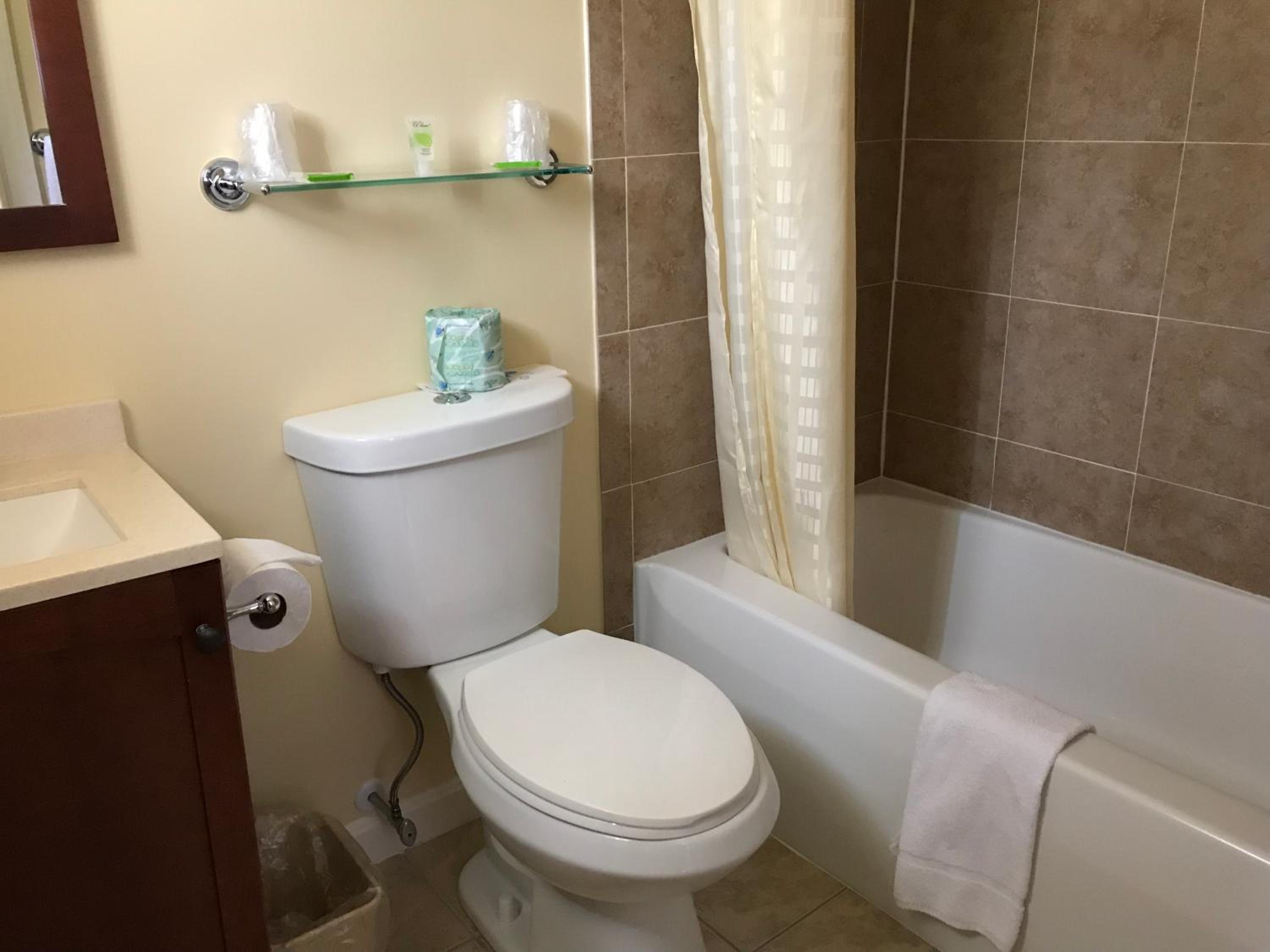 Queen Room photo 3