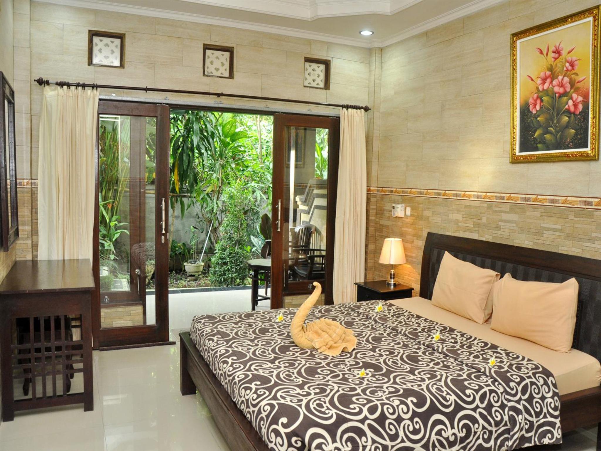 Double Room with Balcony - Photo 6
