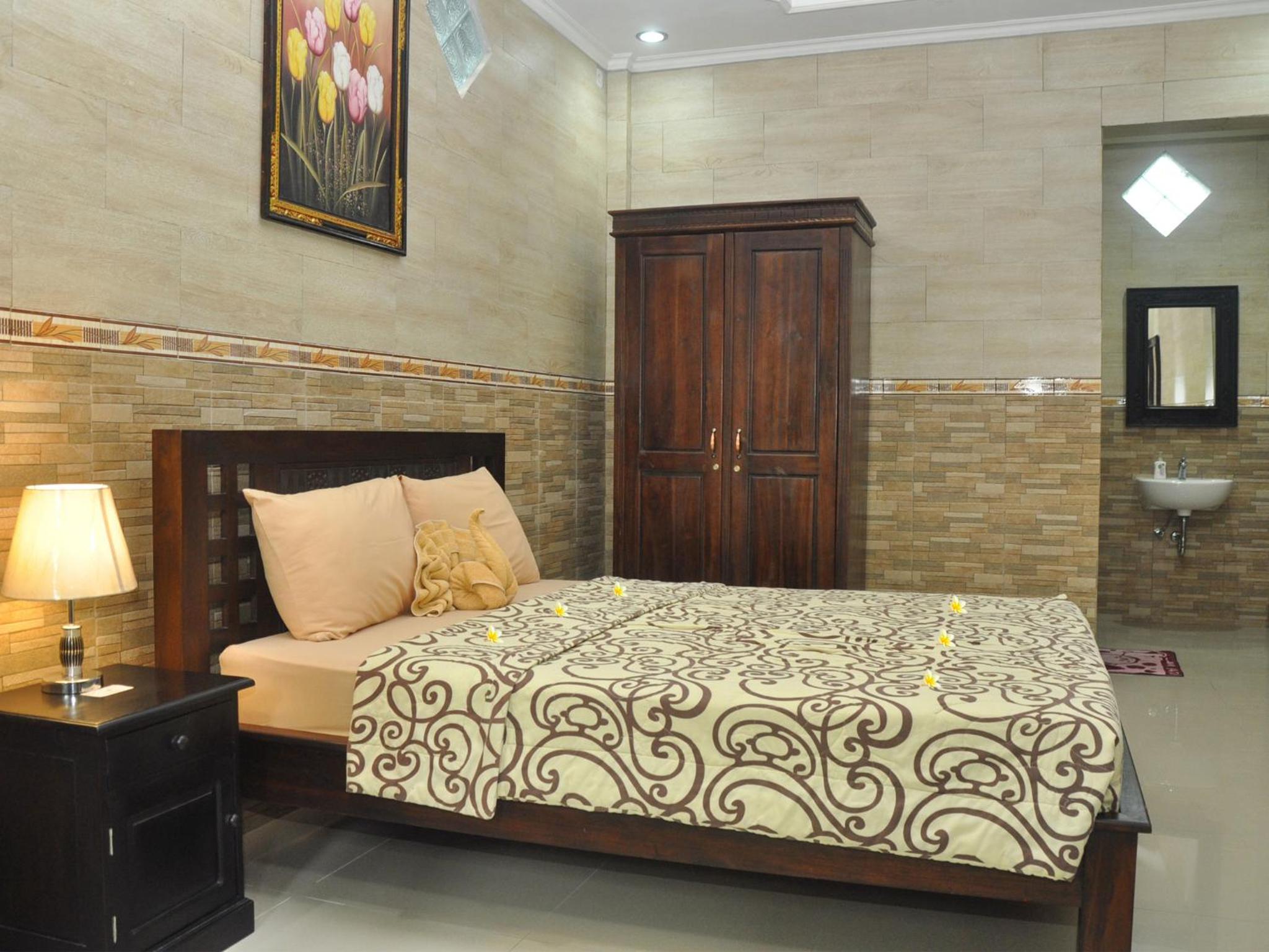 Double Room with Balcony - Photo 17