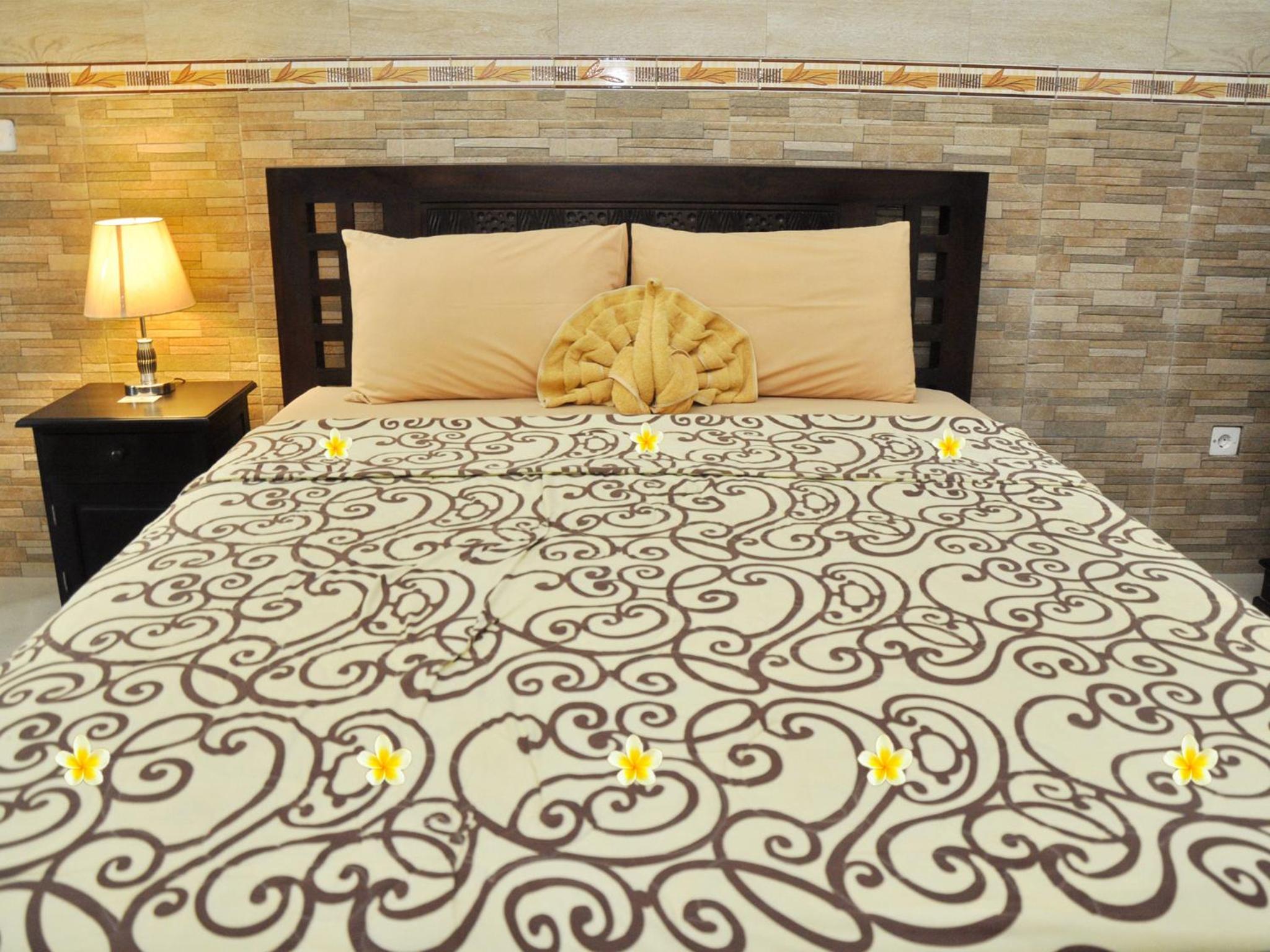 Double Room with Balcony - Photo 12