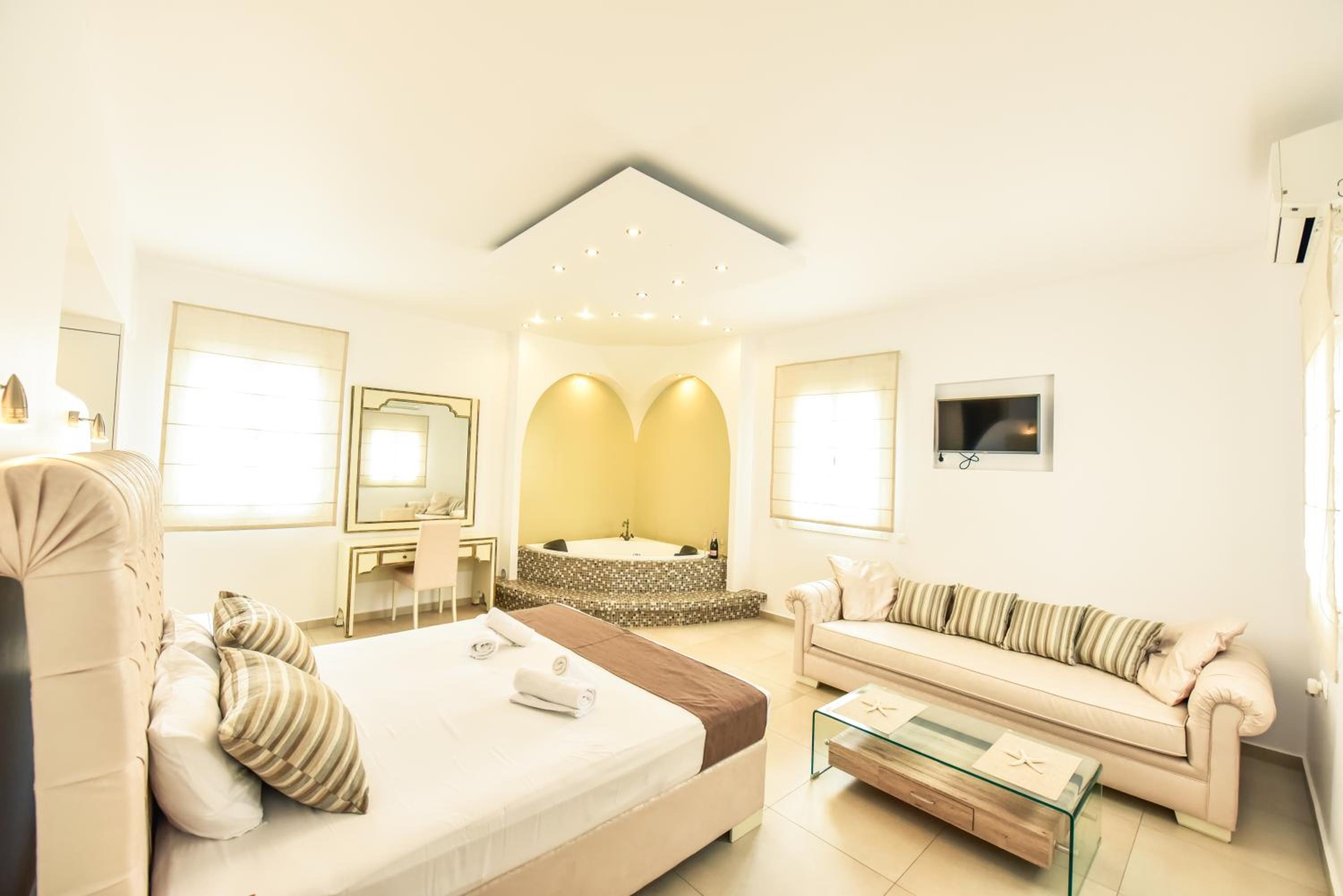 King Double Suite with Hot Tub