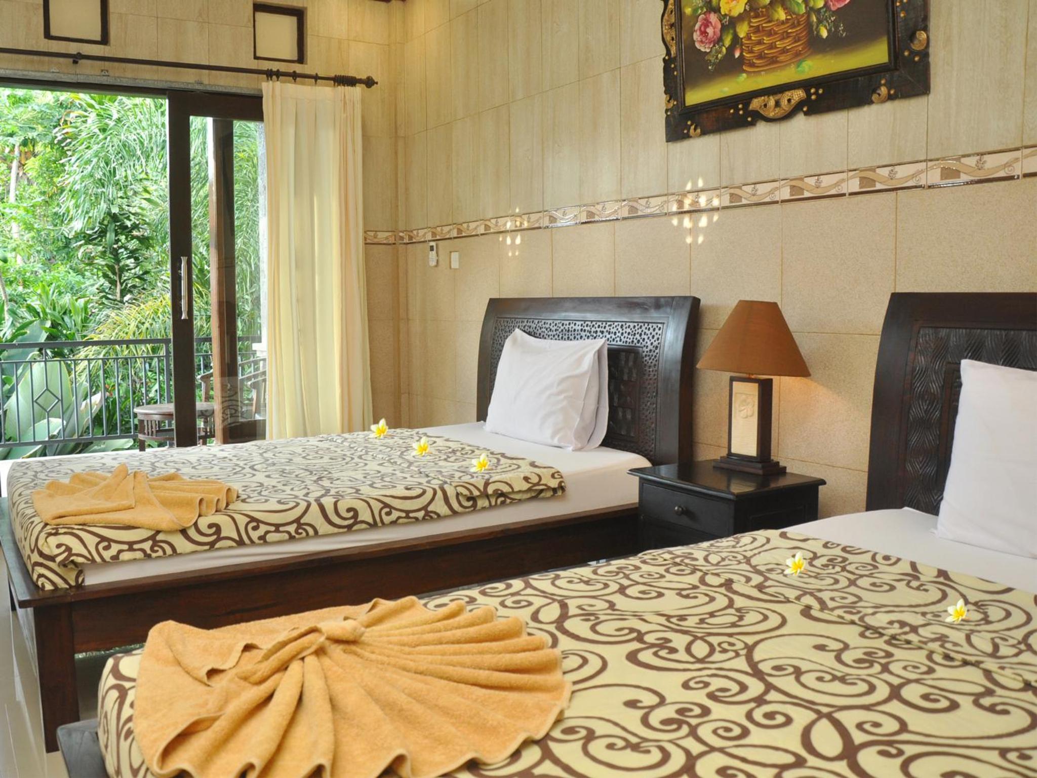 Twin Room with Bath - Photo 1