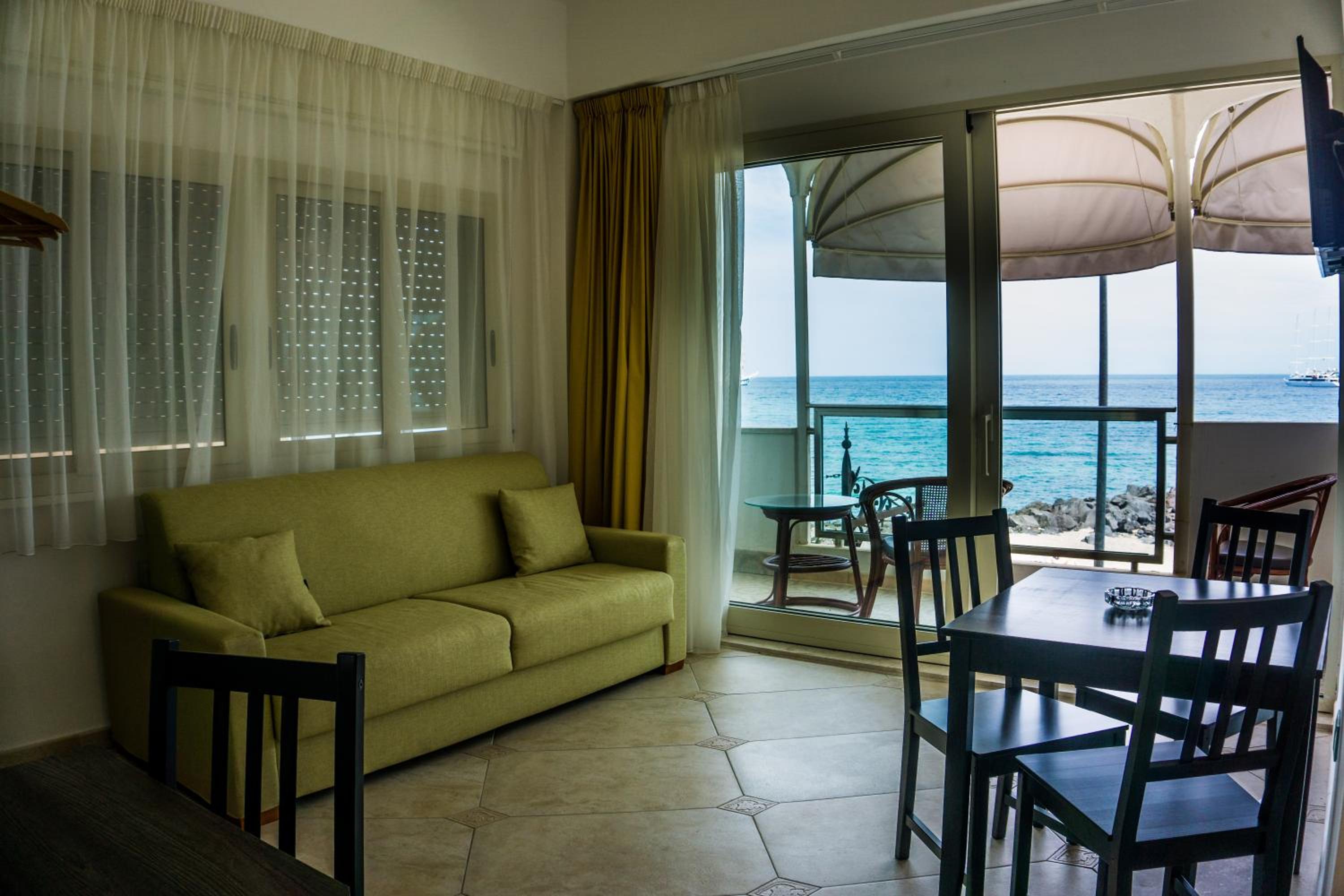 Apartment with Sea View photo 2