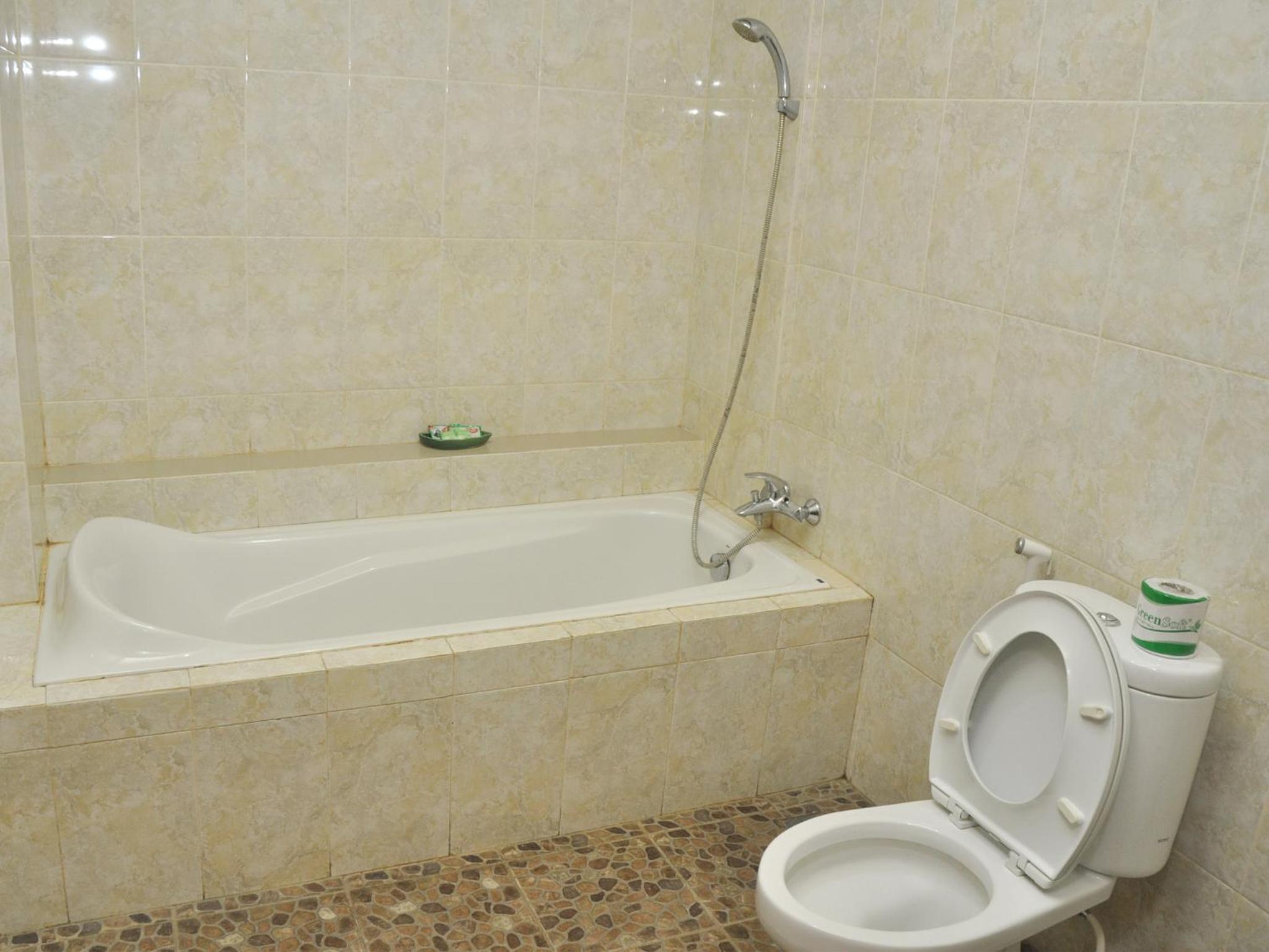 Double Room with Balcony - Photo 4