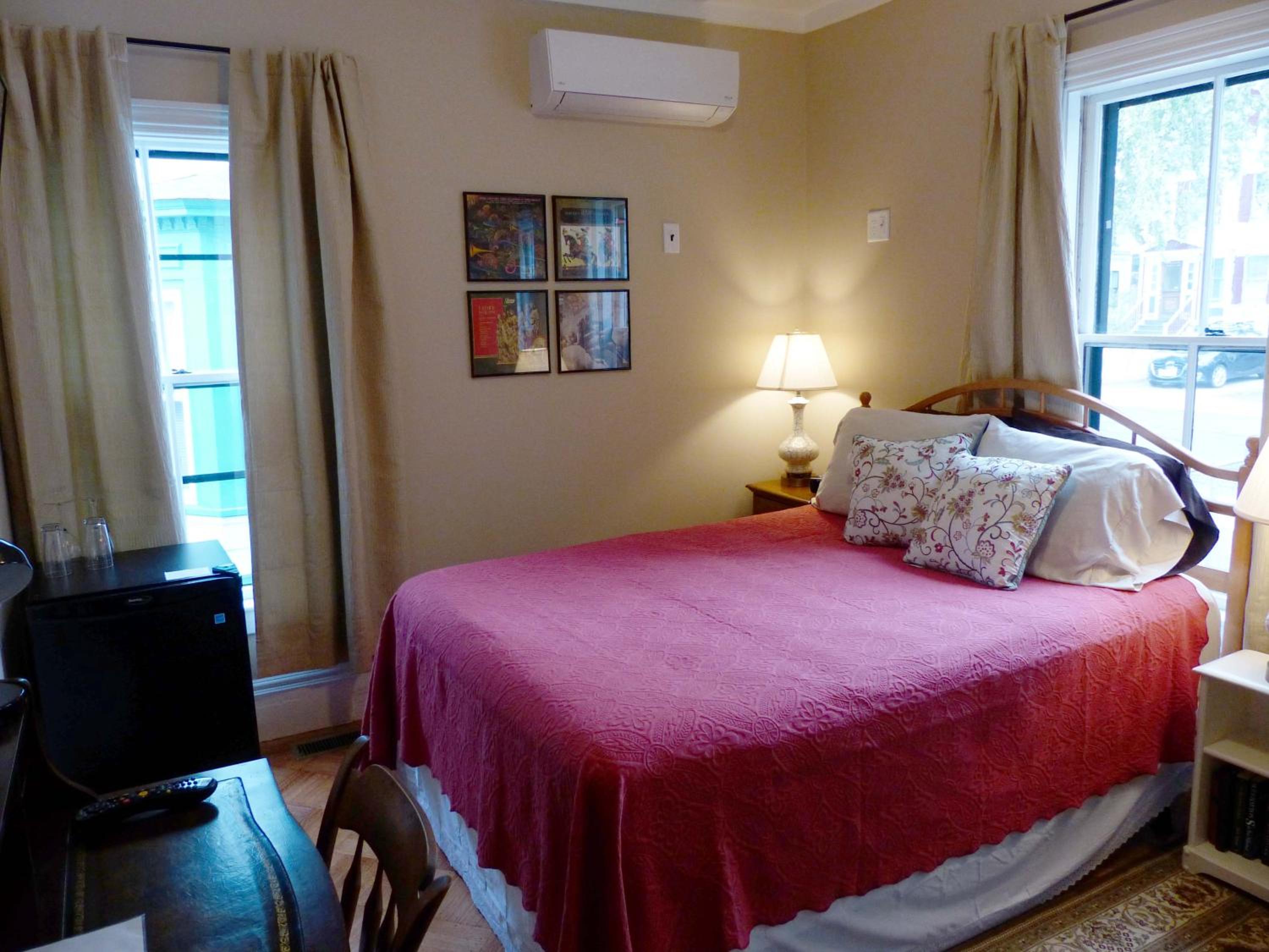 Queen Room - Disability Access photo 3