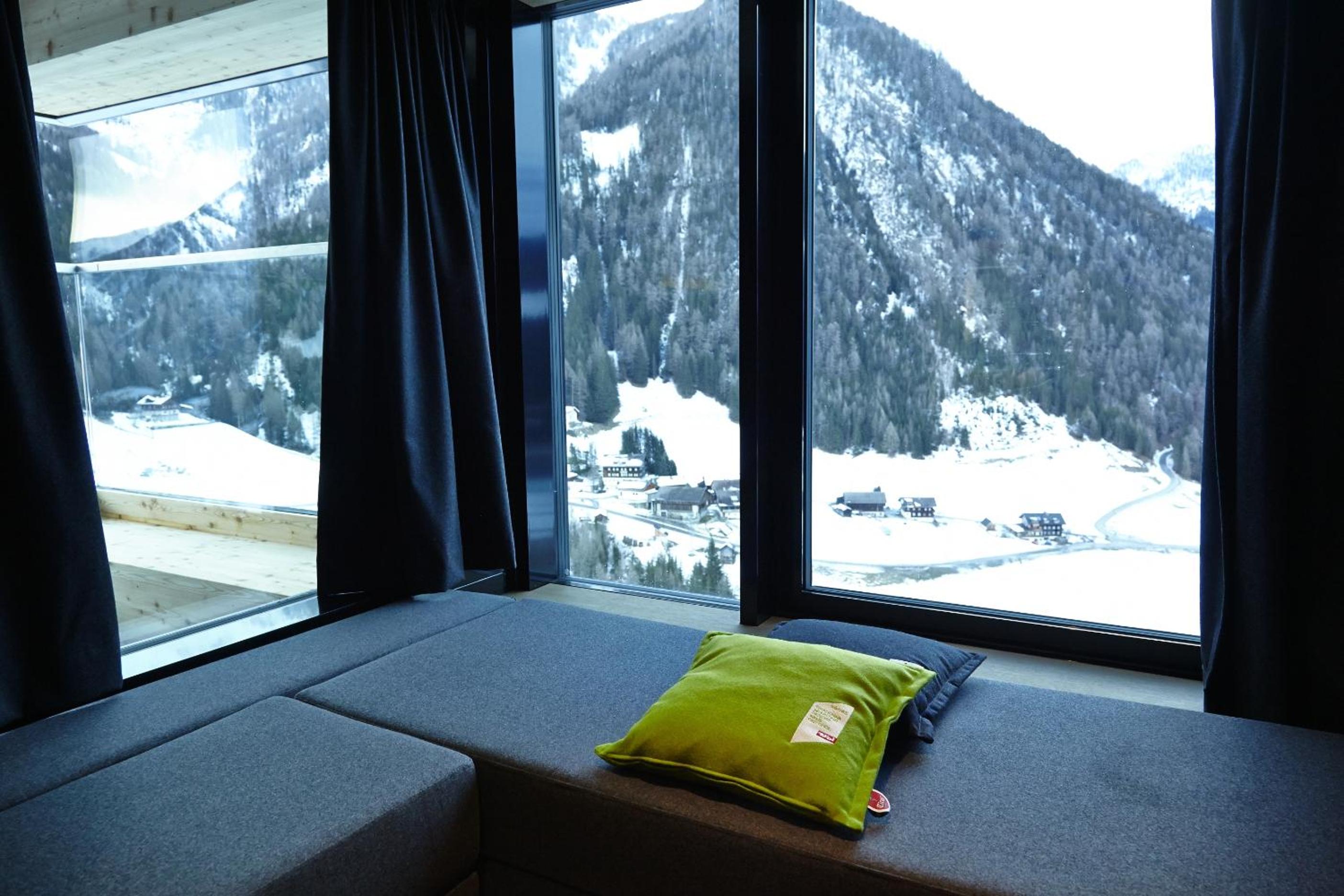 Junior Suite with Balcony photo 2
