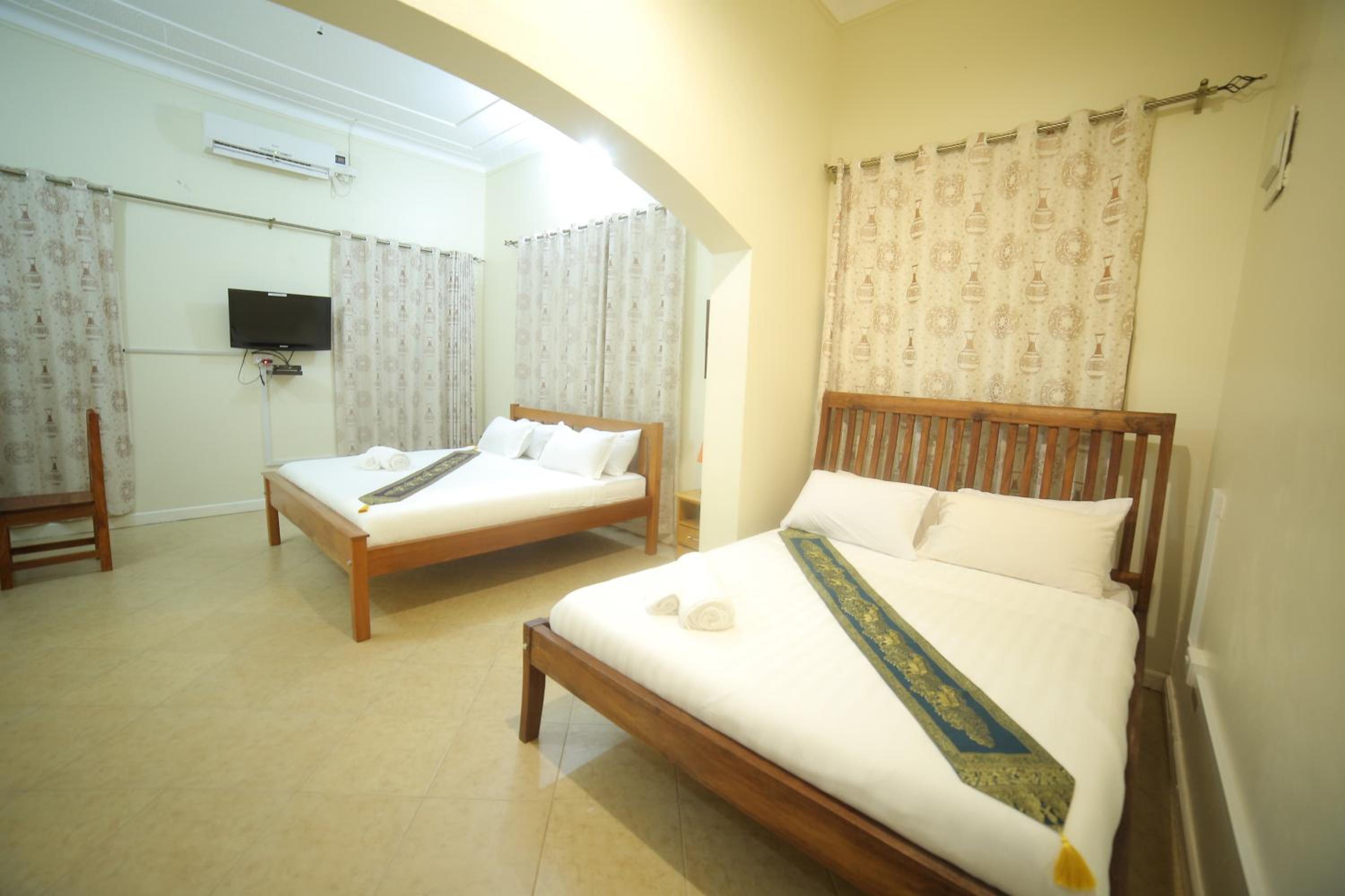 King Room with Two King Beds photo 1