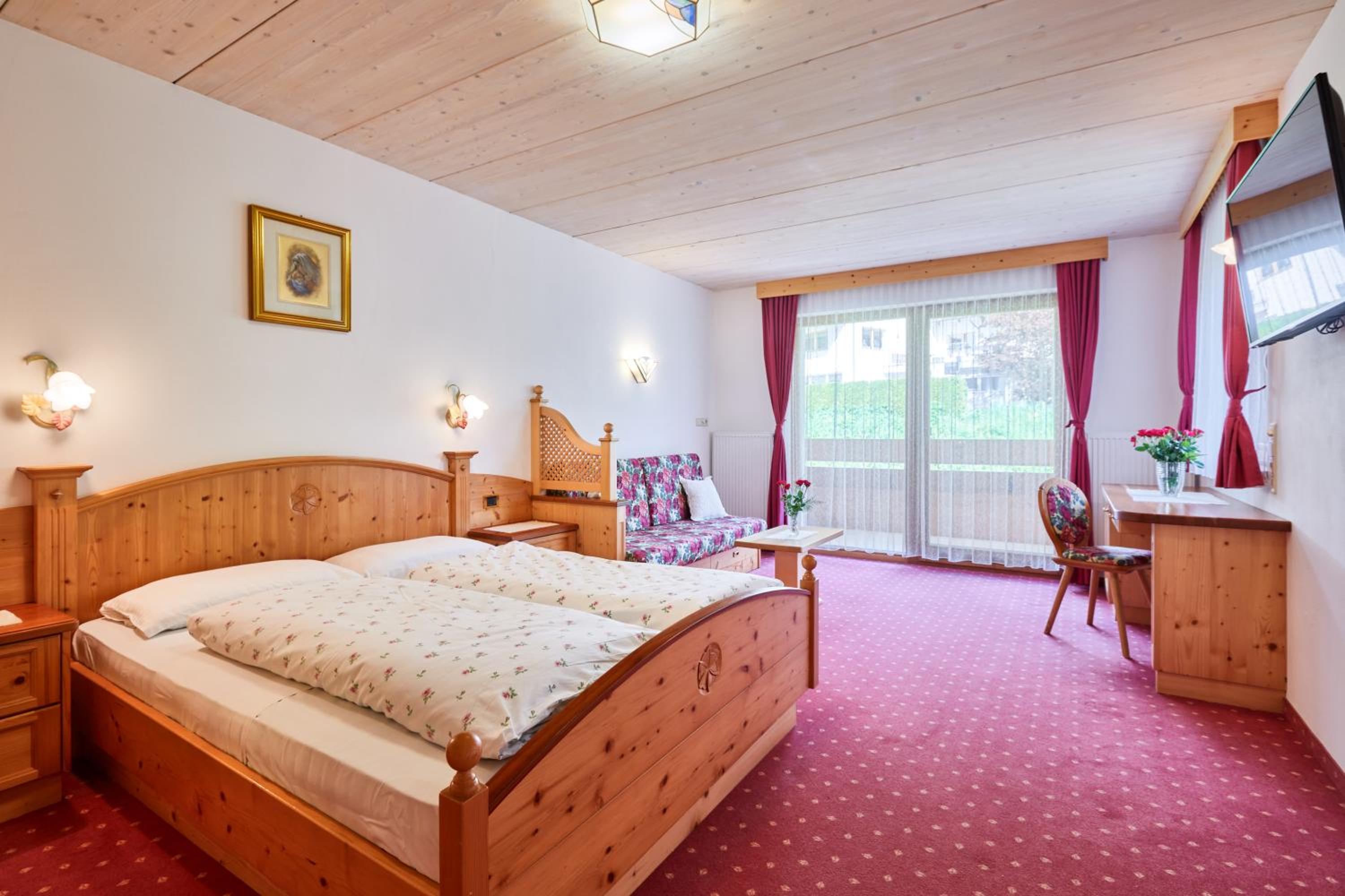 Family Room (2 Adults + 2 Children) with Balcony - Photo 6