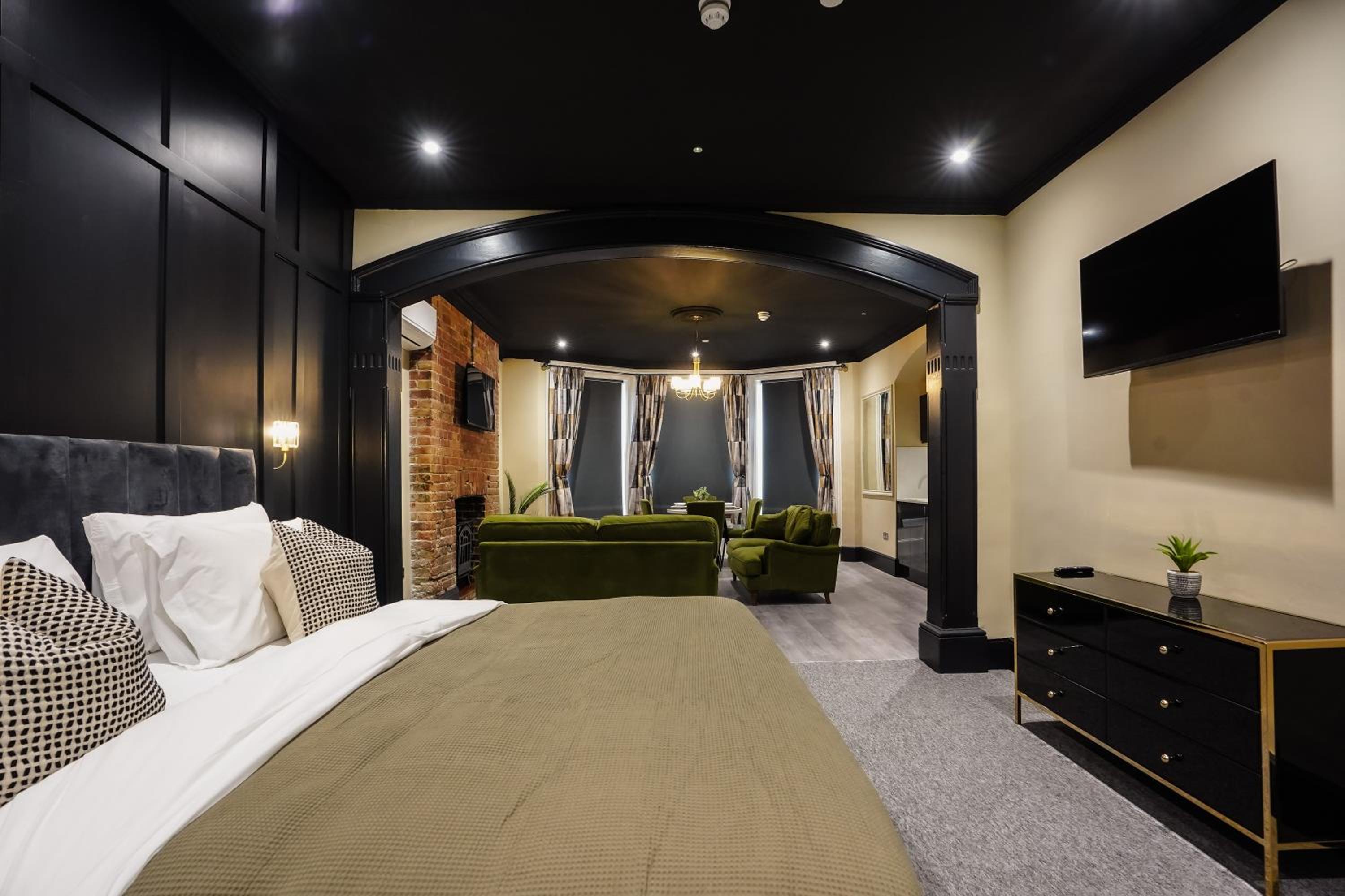 Superior King Suite