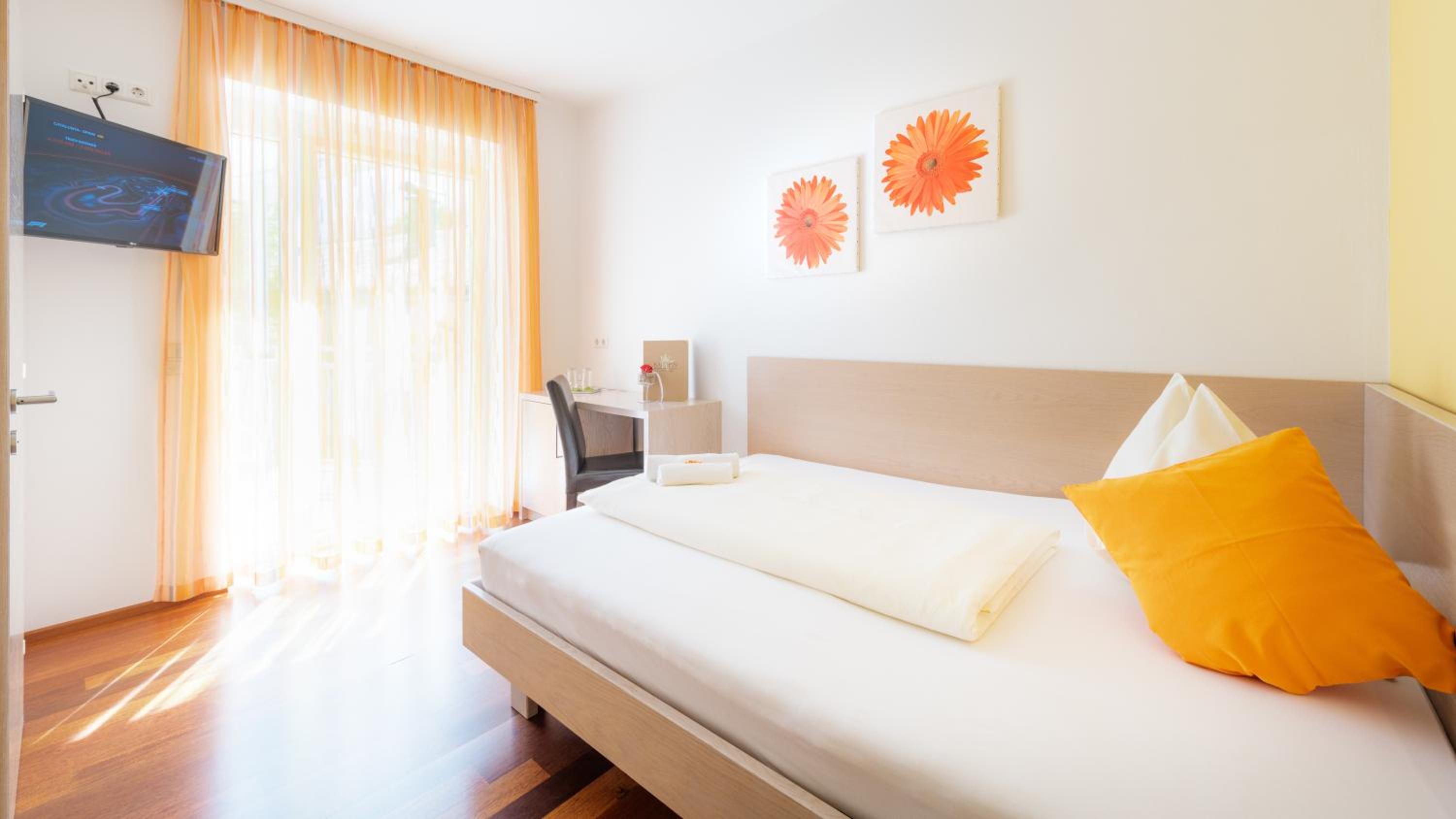 Single Room with Balcony photo 1