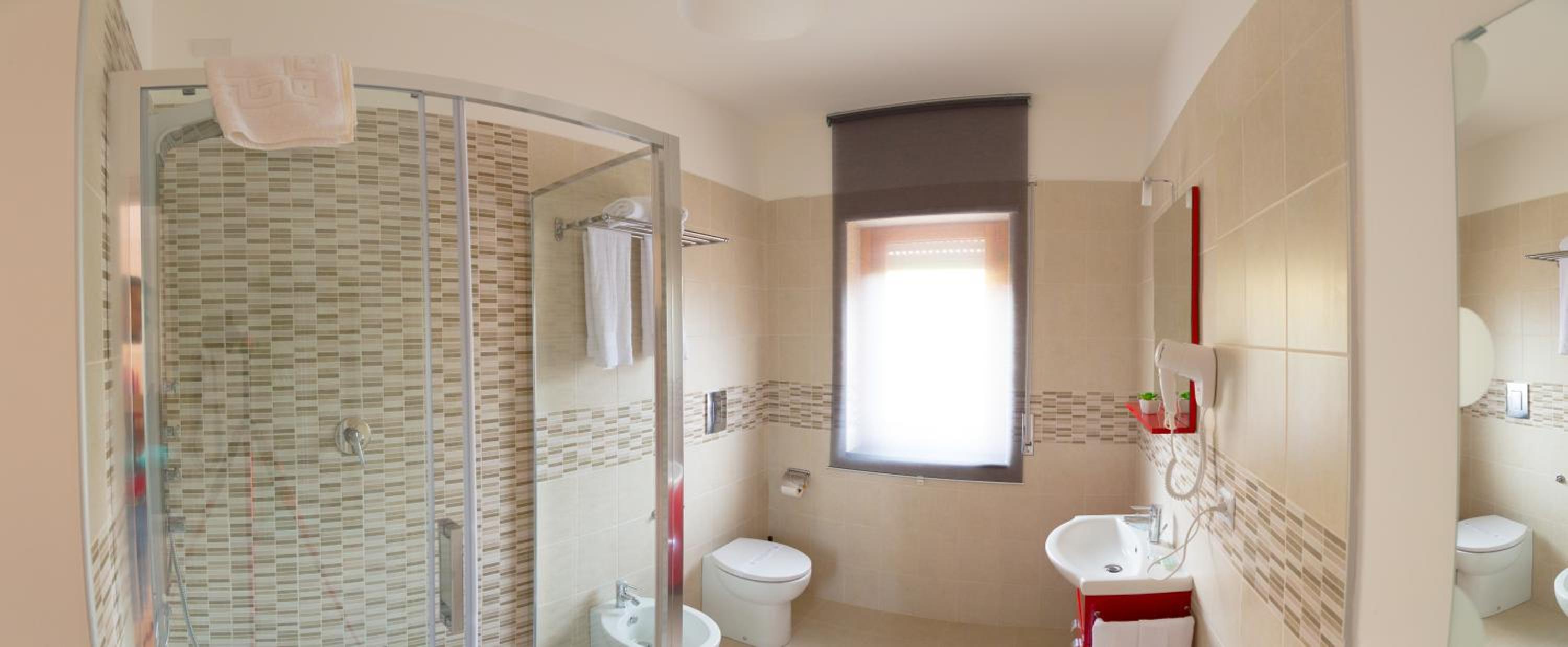 Double or Twin Room with Private Bathroom photo 2