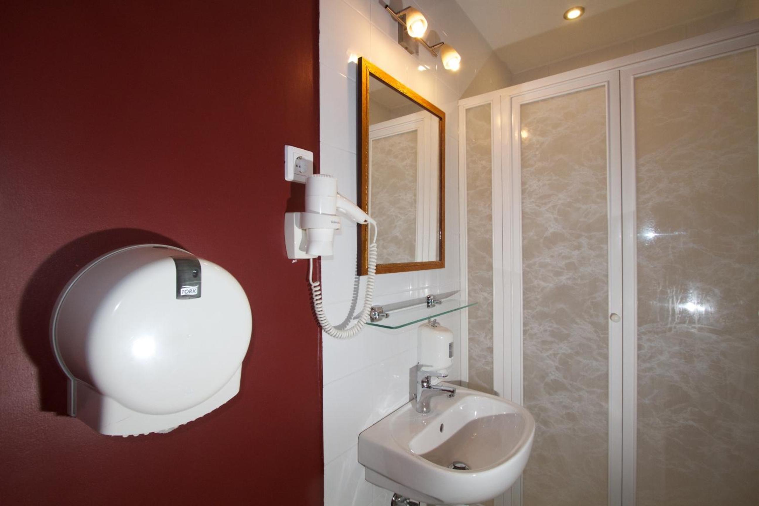 Triple Room - Photo 30