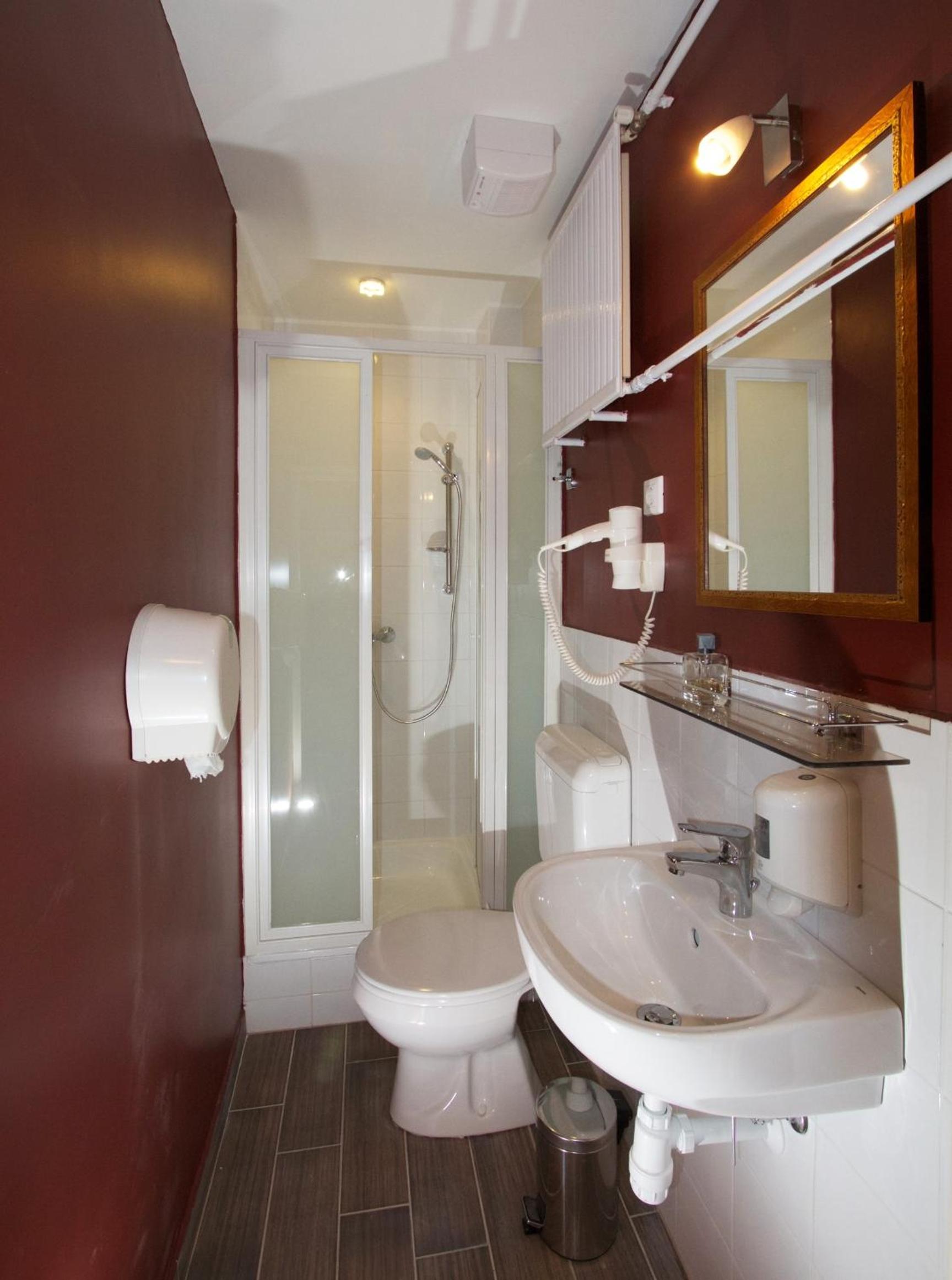 Triple Room - Photo 10