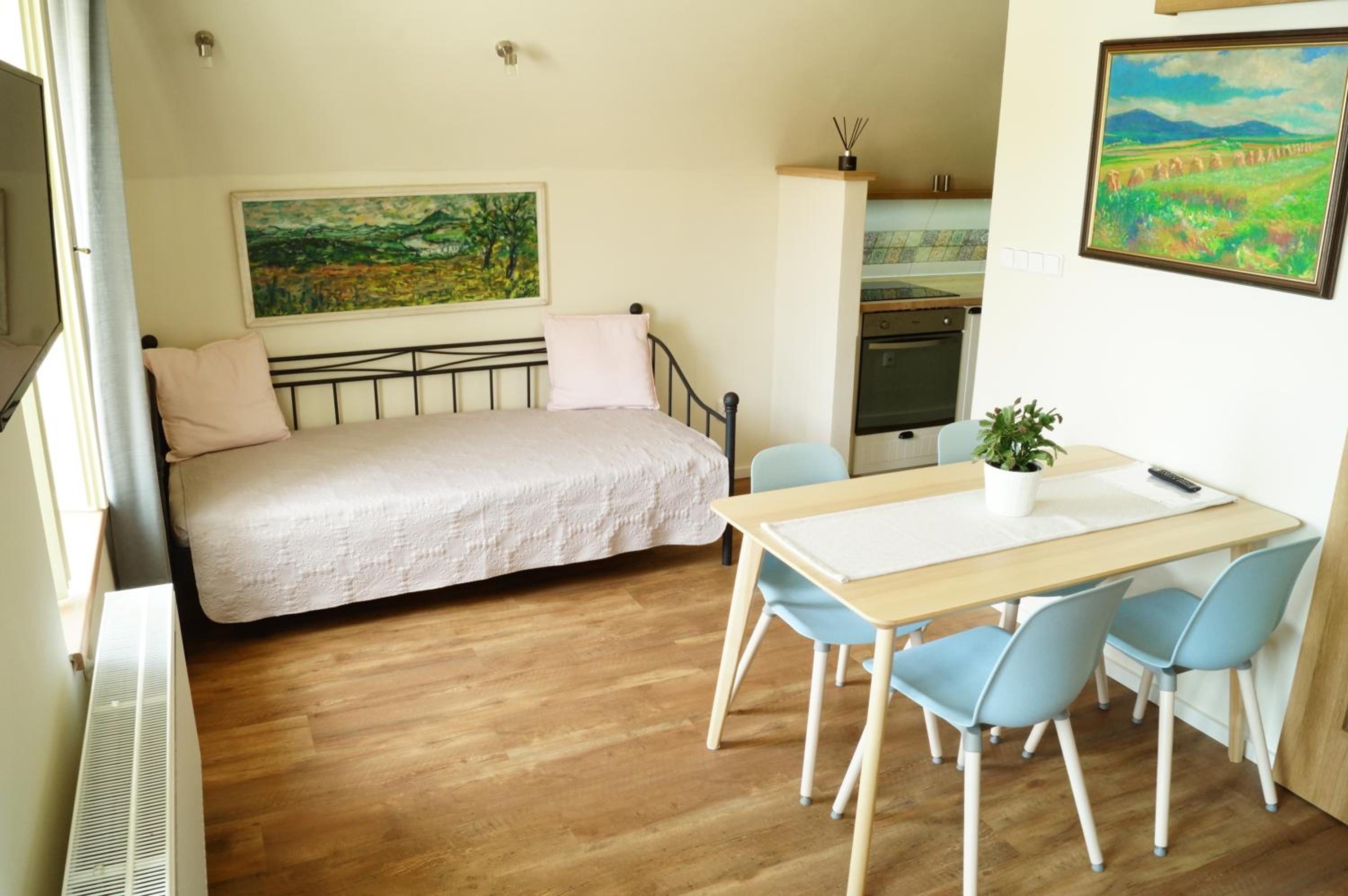 Apartment - Photo 4