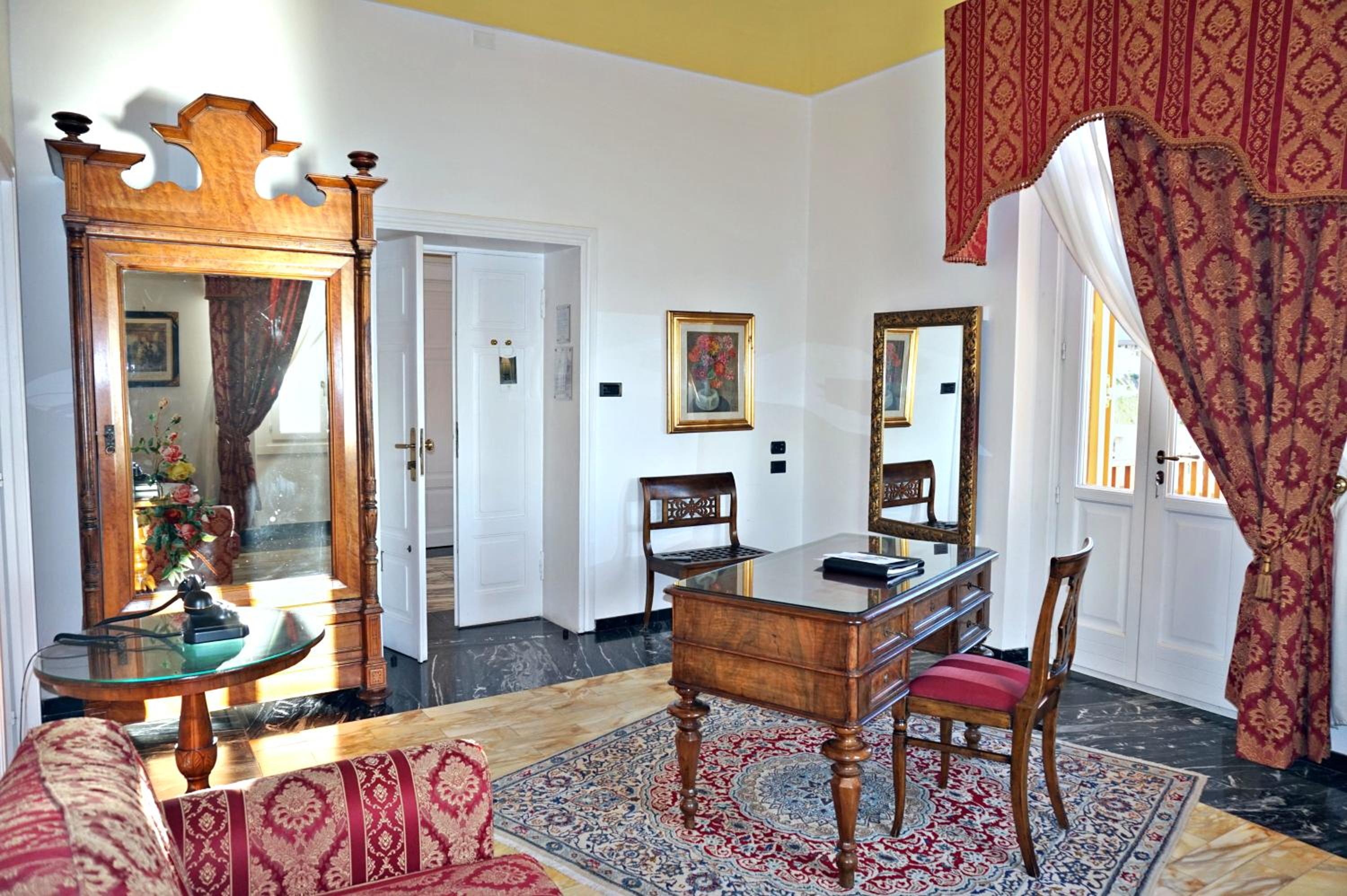 Suite with Sea View and Balcony - Photo 1