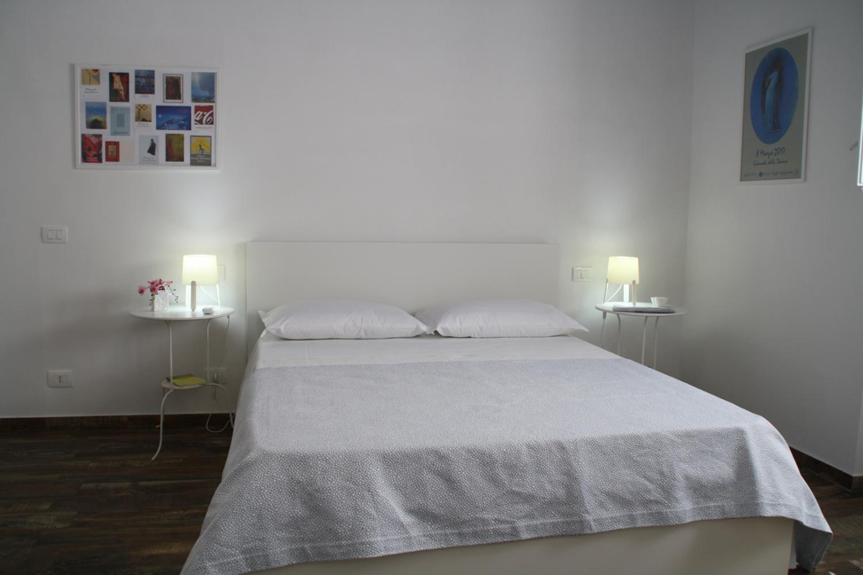 One-Bedroom House - Photo 19