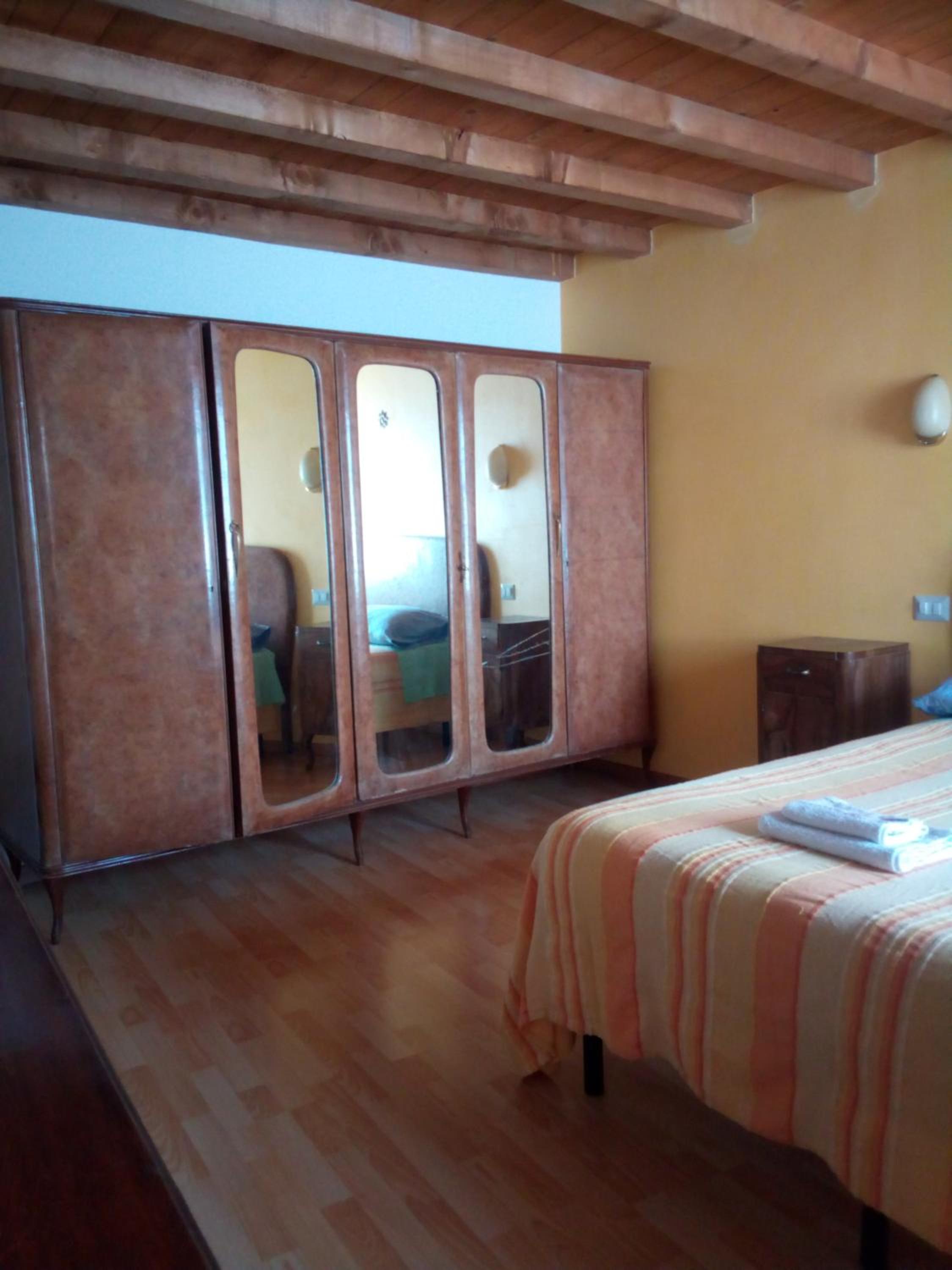 Large Double Room photo 2